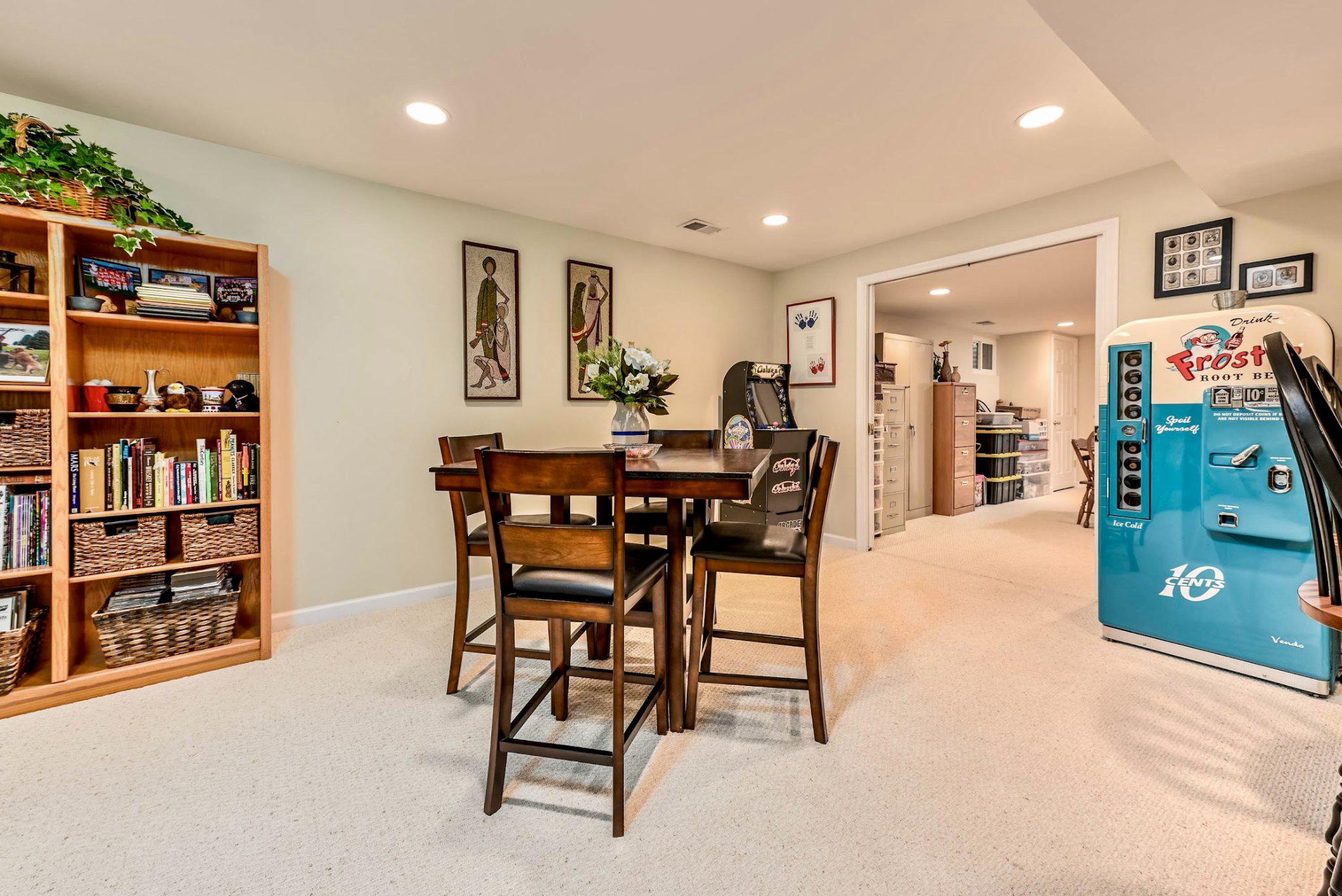 POTOMAC LAKES - Residential