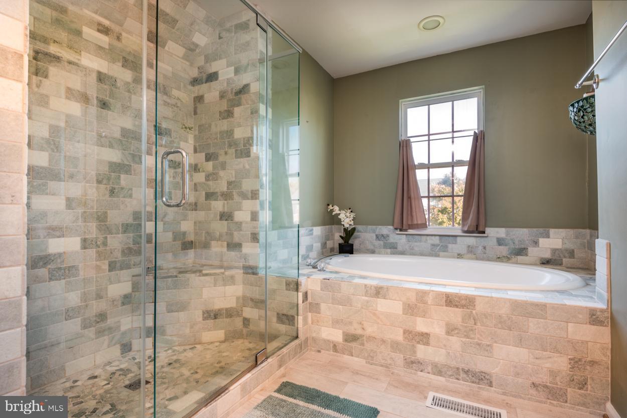 HERITAGE FARMS - Residential