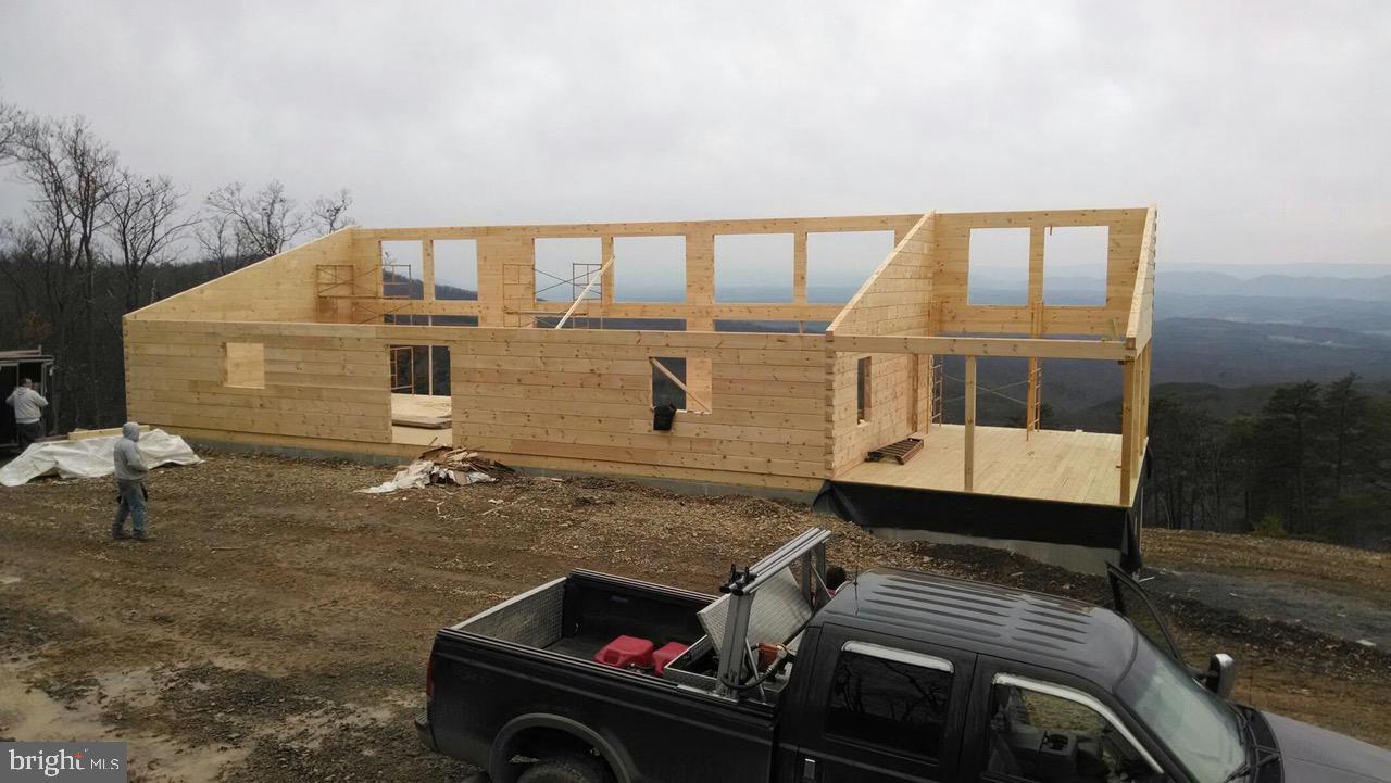 BLUFFS ON THE POTOMAC - Residential