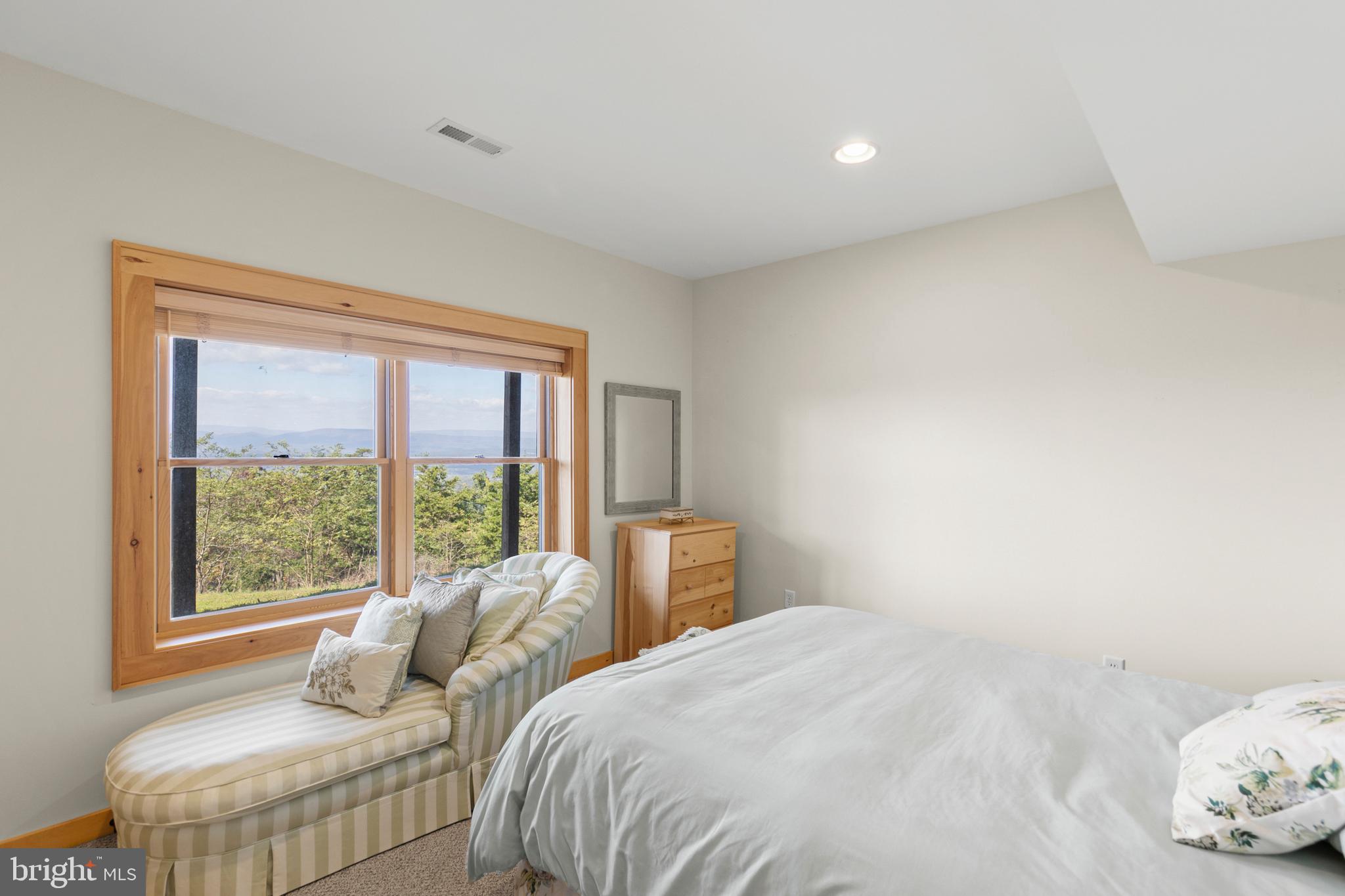 BLUFFS ON THE POTOMAC - Residential