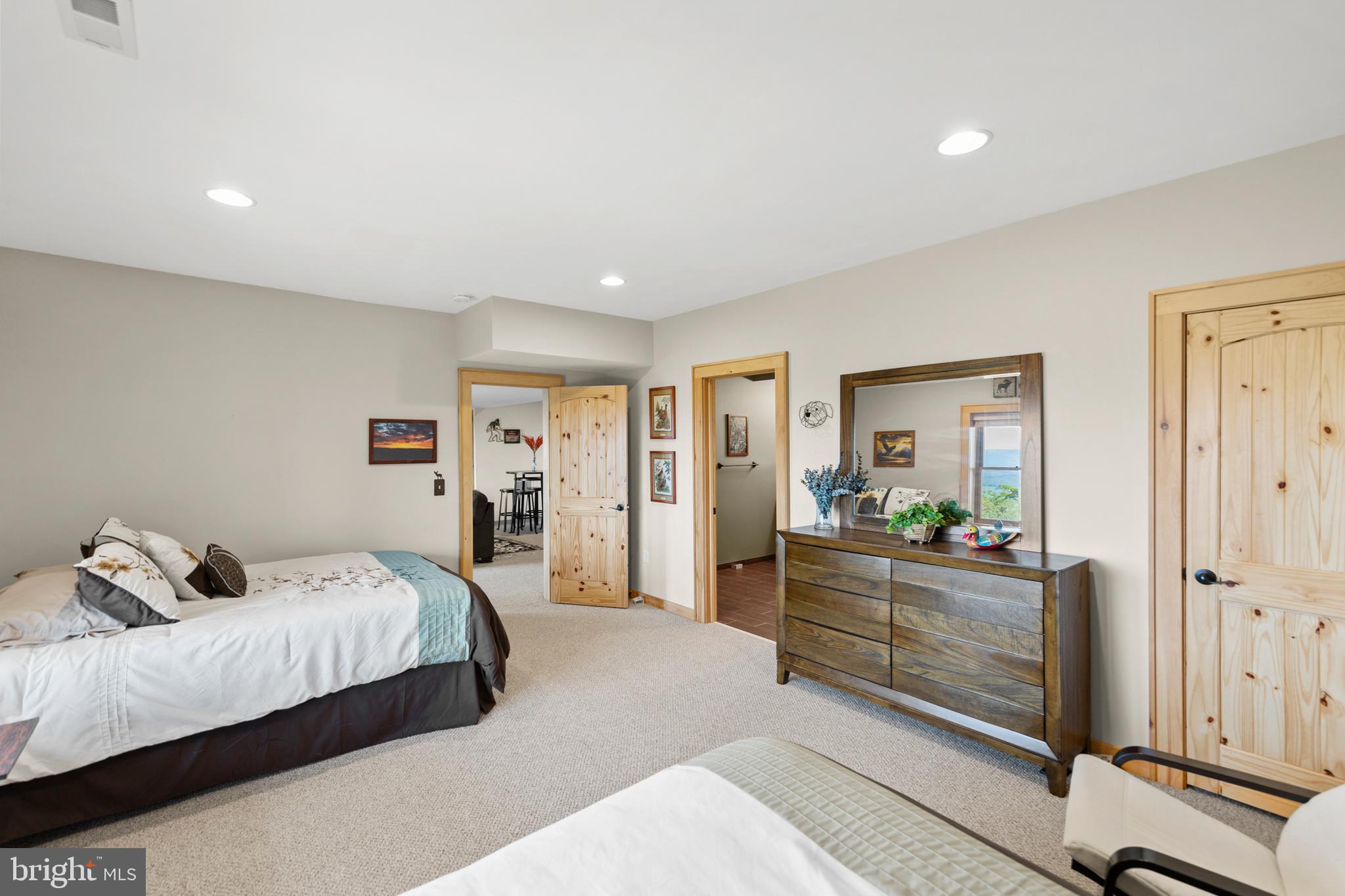 BLUFFS ON THE POTOMAC - Residential