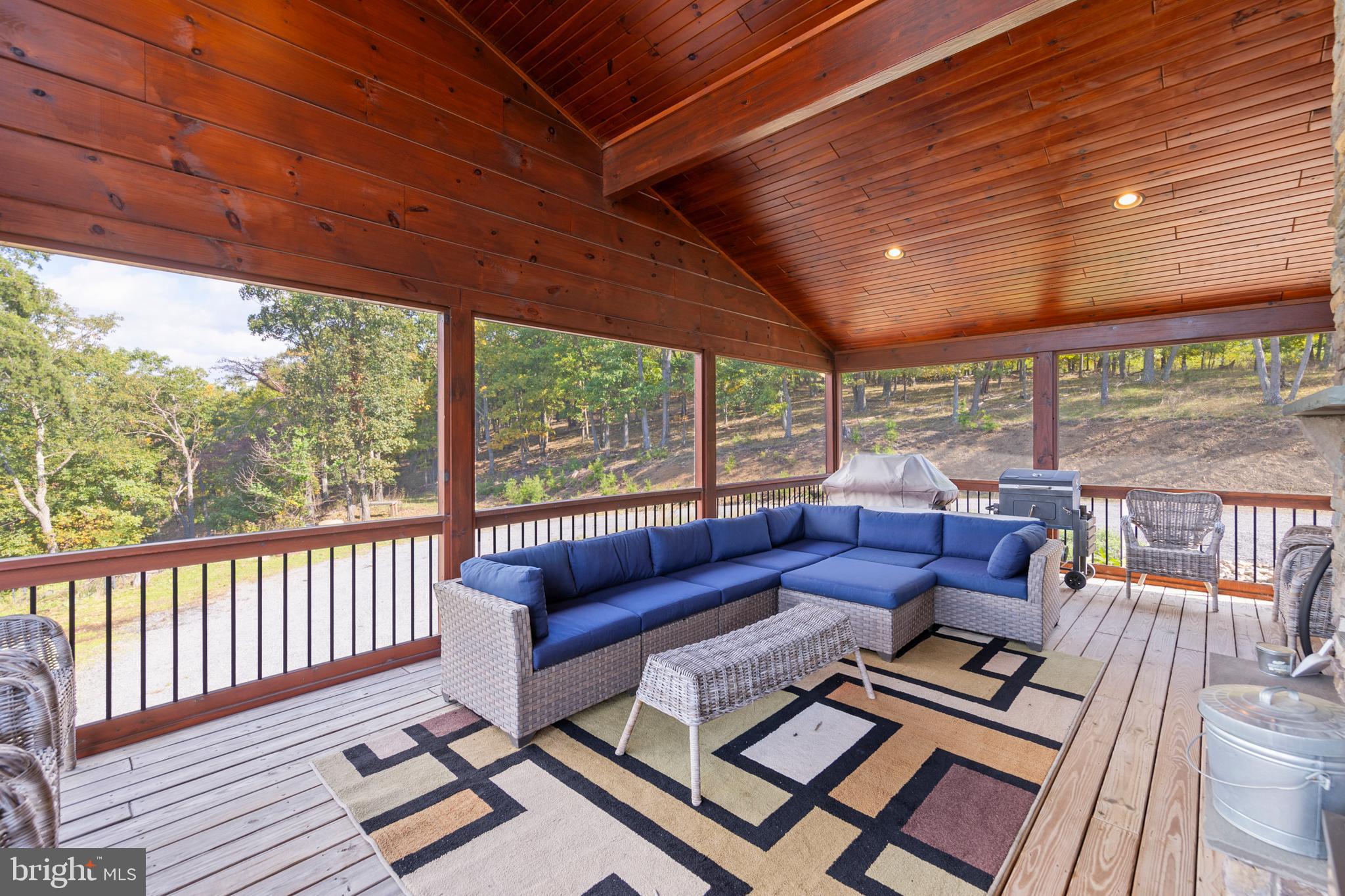 BLUFFS ON THE POTOMAC - Residential