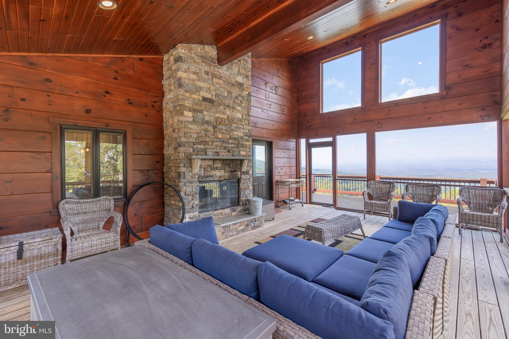 BLUFFS ON THE POTOMAC - Residential