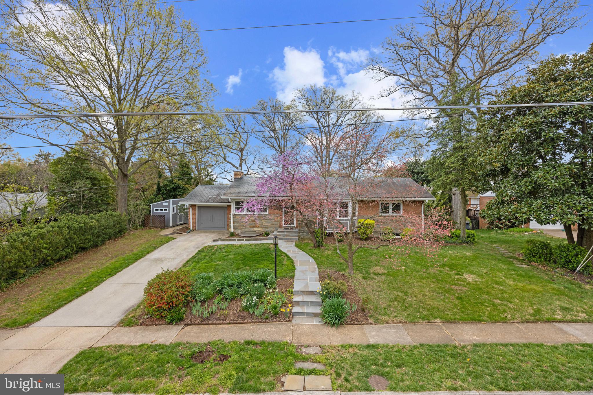 BUCKNELL MANOR - Residential