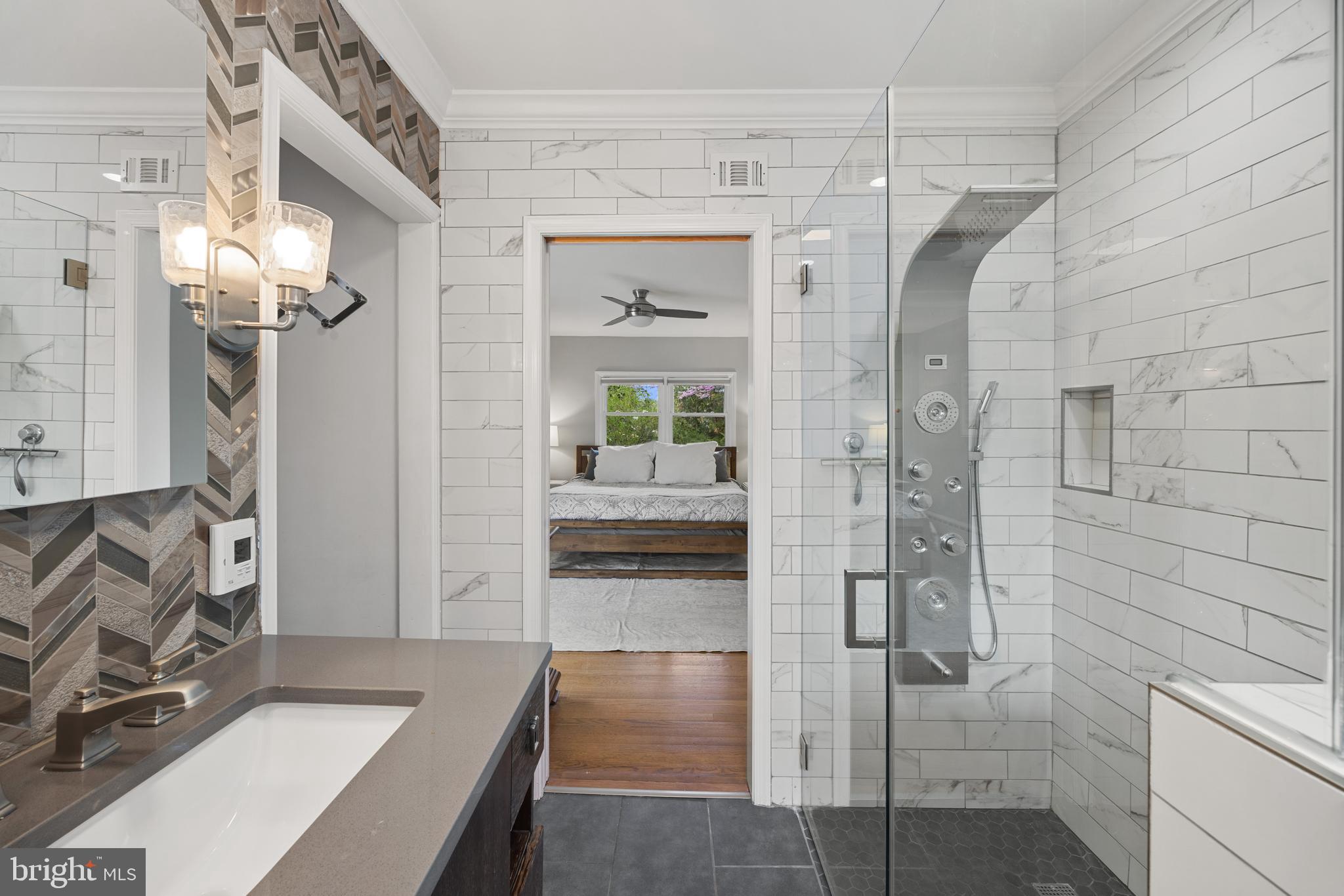 BUCKNELL MANOR - Residential