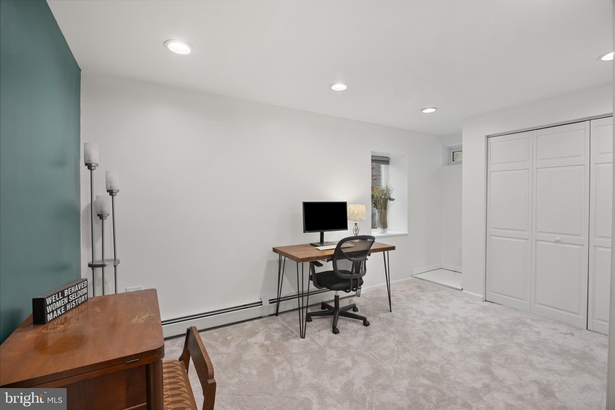 BUCKNELL MANOR - Residential