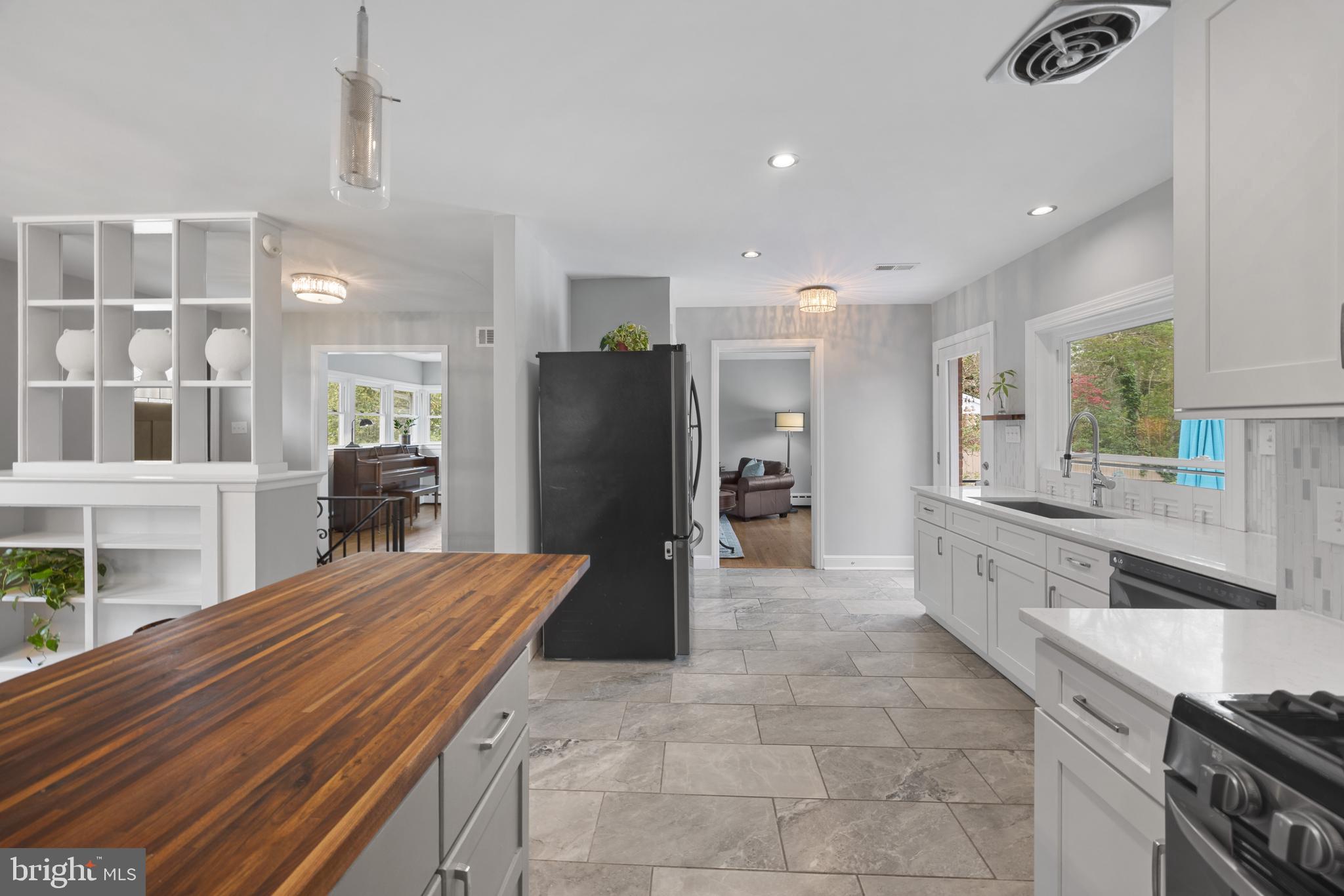 BUCKNELL MANOR - Residential