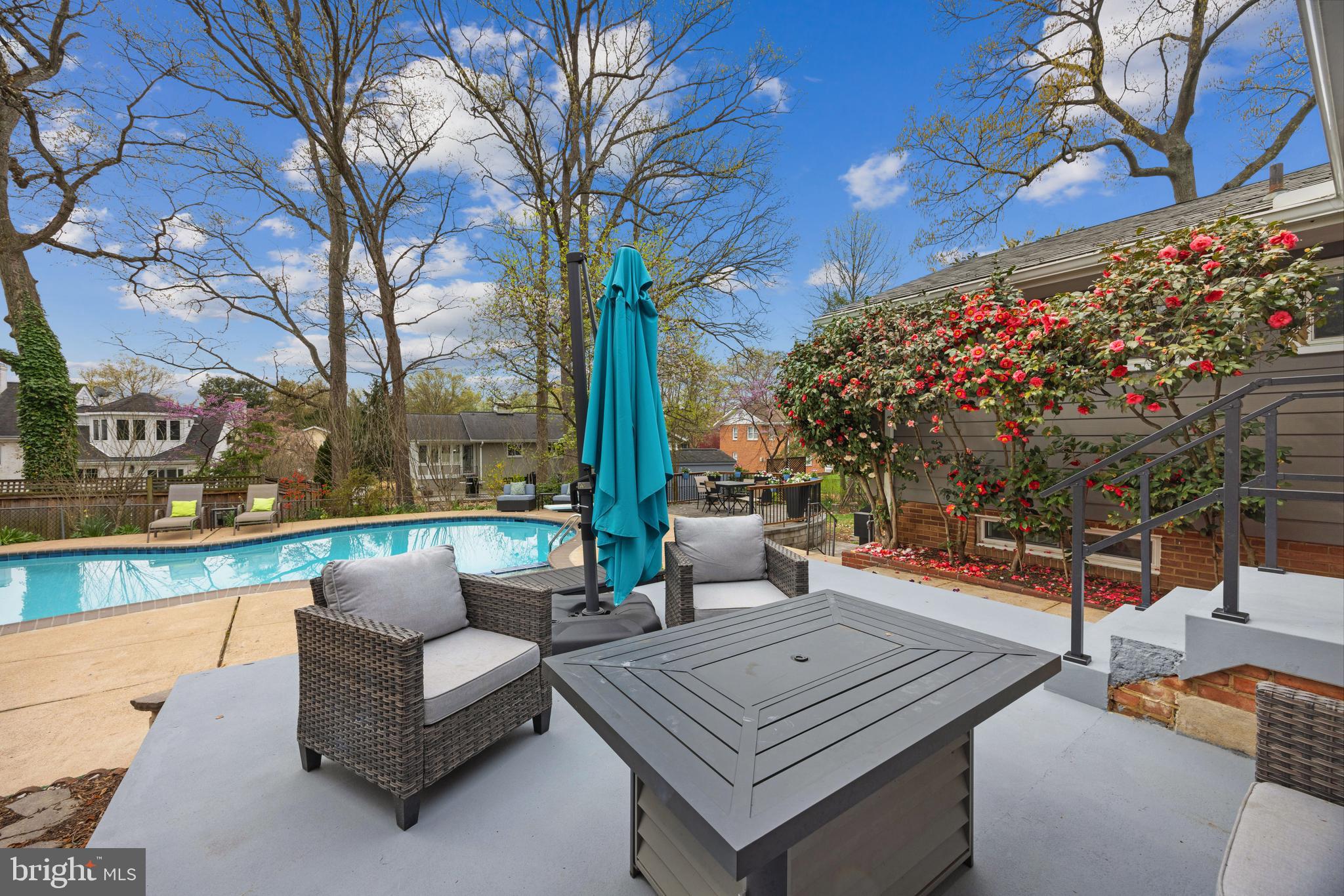 BUCKNELL MANOR - Residential