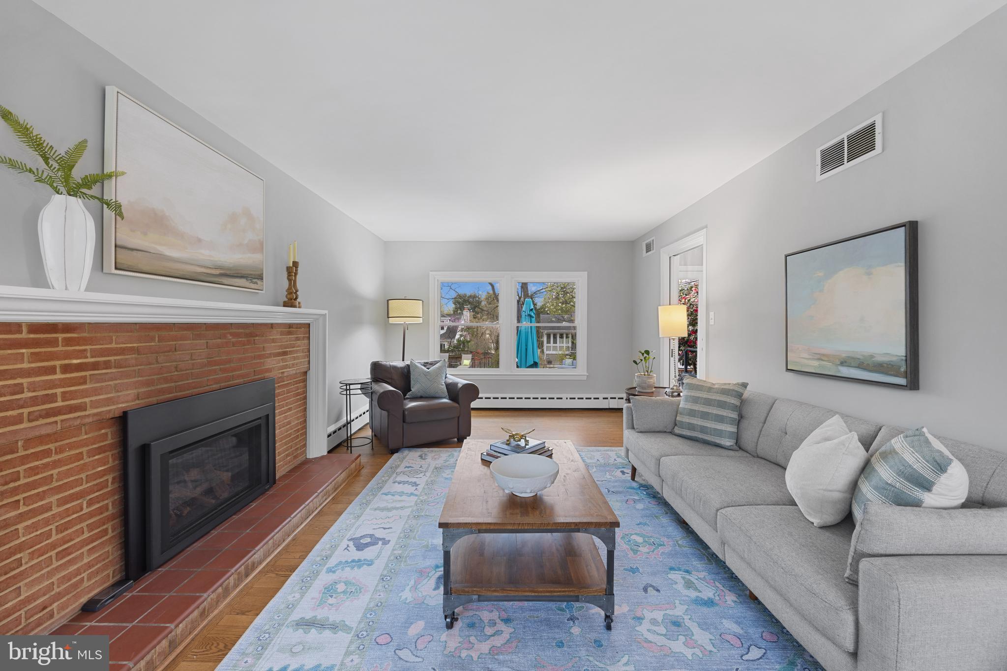 BUCKNELL MANOR - Residential