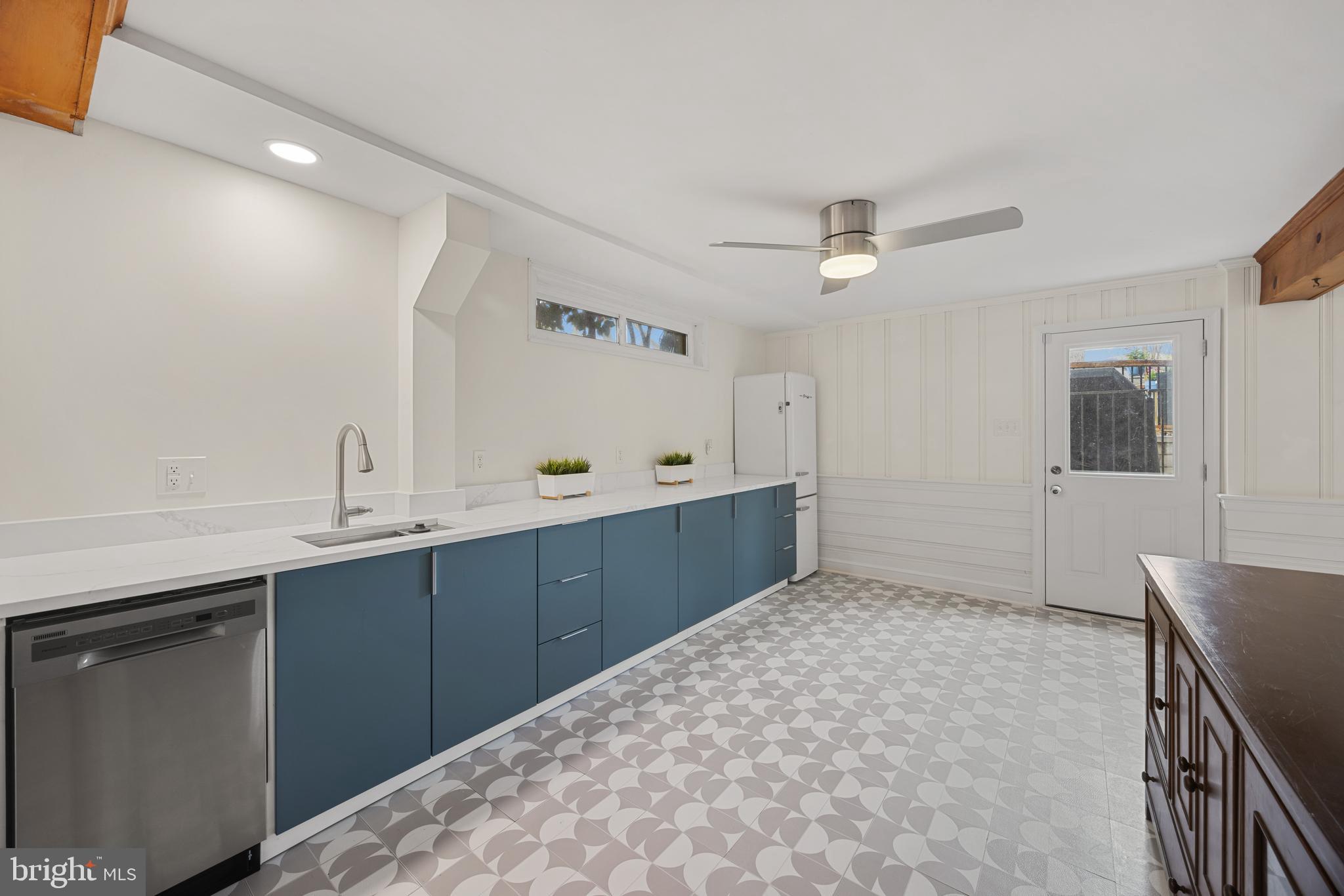 BUCKNELL MANOR - Residential