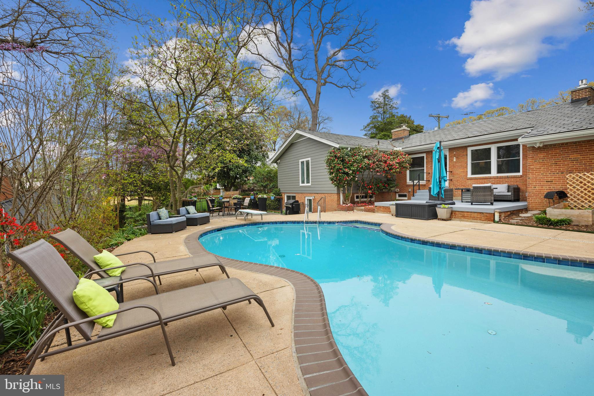 BUCKNELL MANOR - Residential