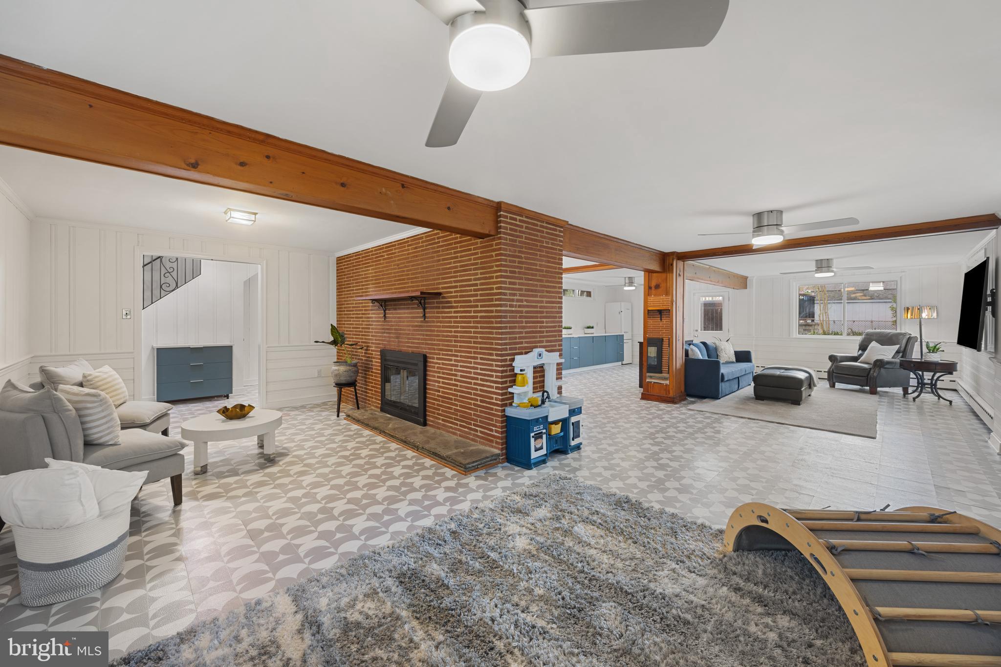 BUCKNELL MANOR - Residential