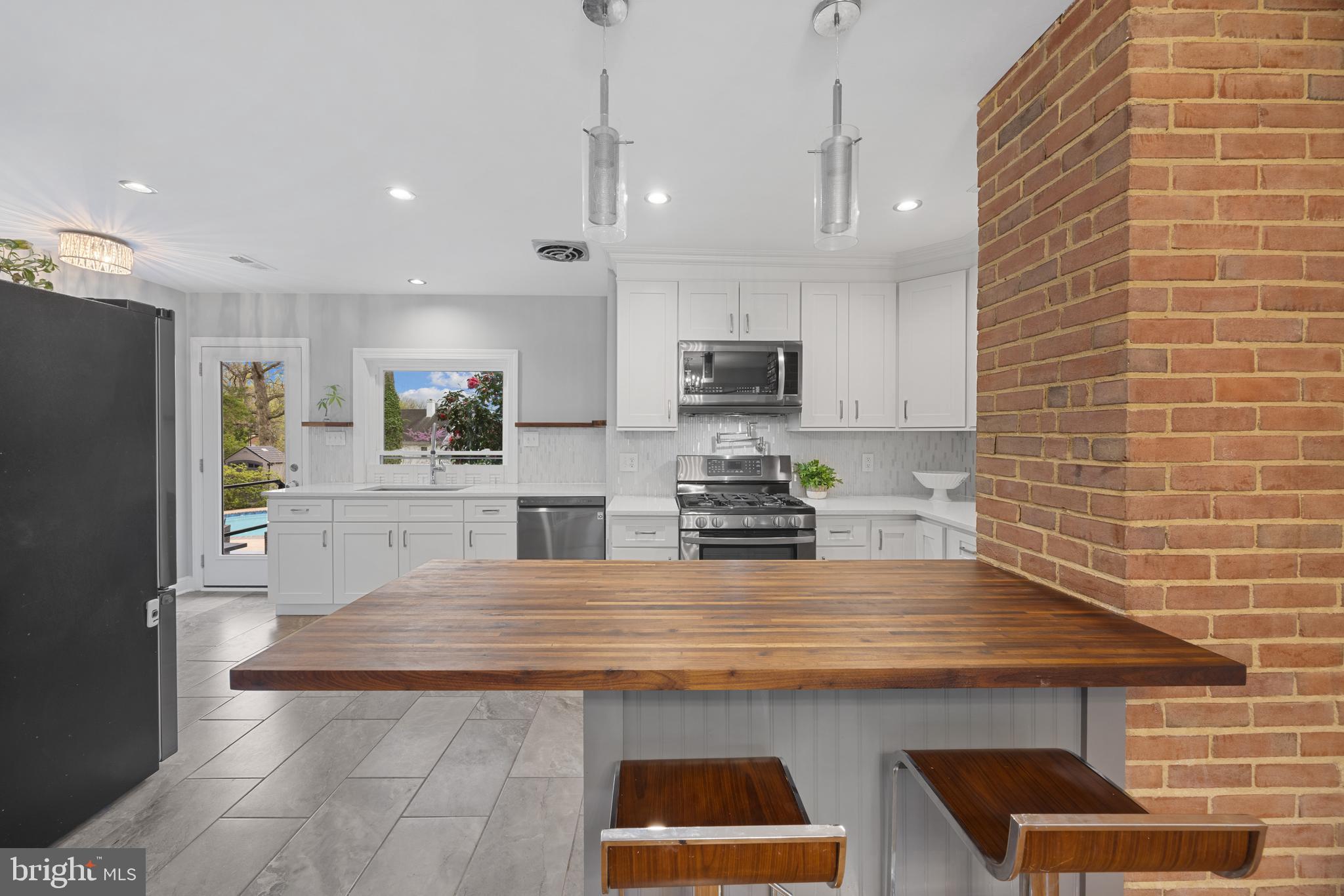 BUCKNELL MANOR - Residential