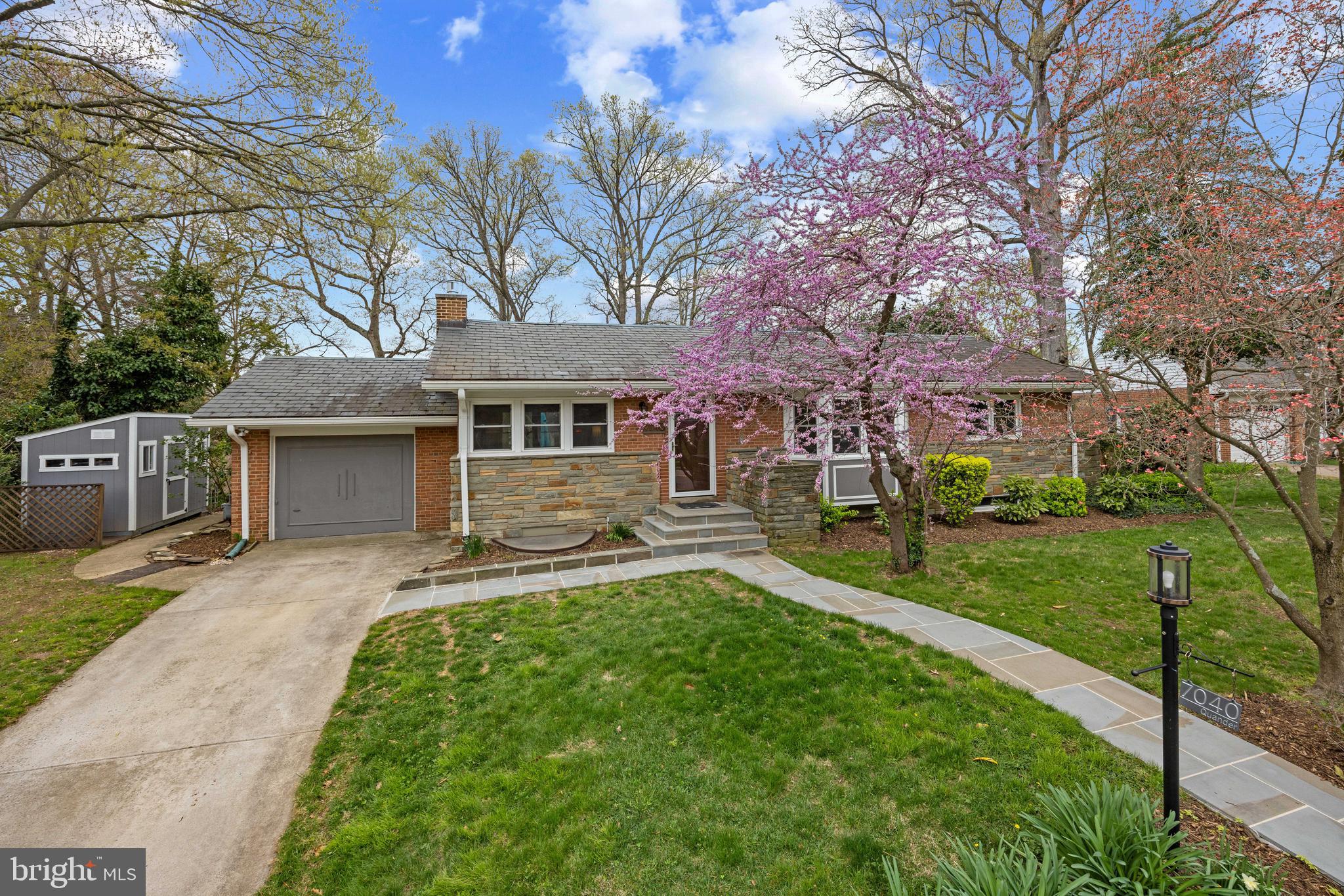 BUCKNELL MANOR - Residential