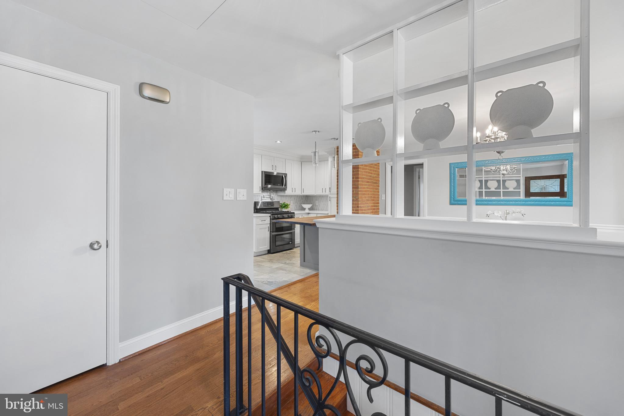 BUCKNELL MANOR - Residential