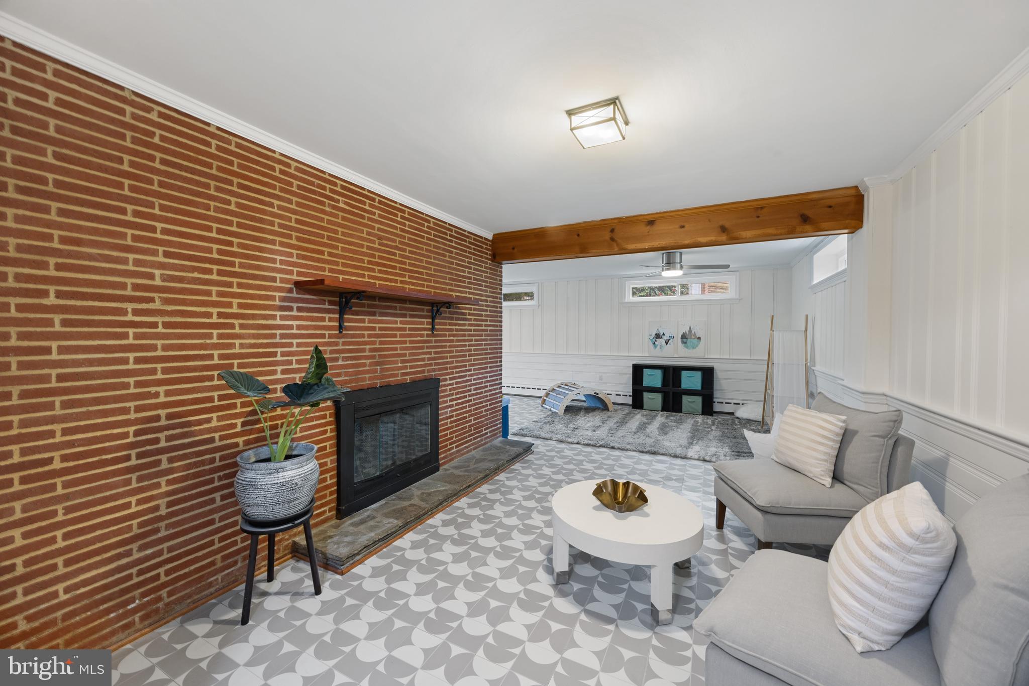 BUCKNELL MANOR - Residential