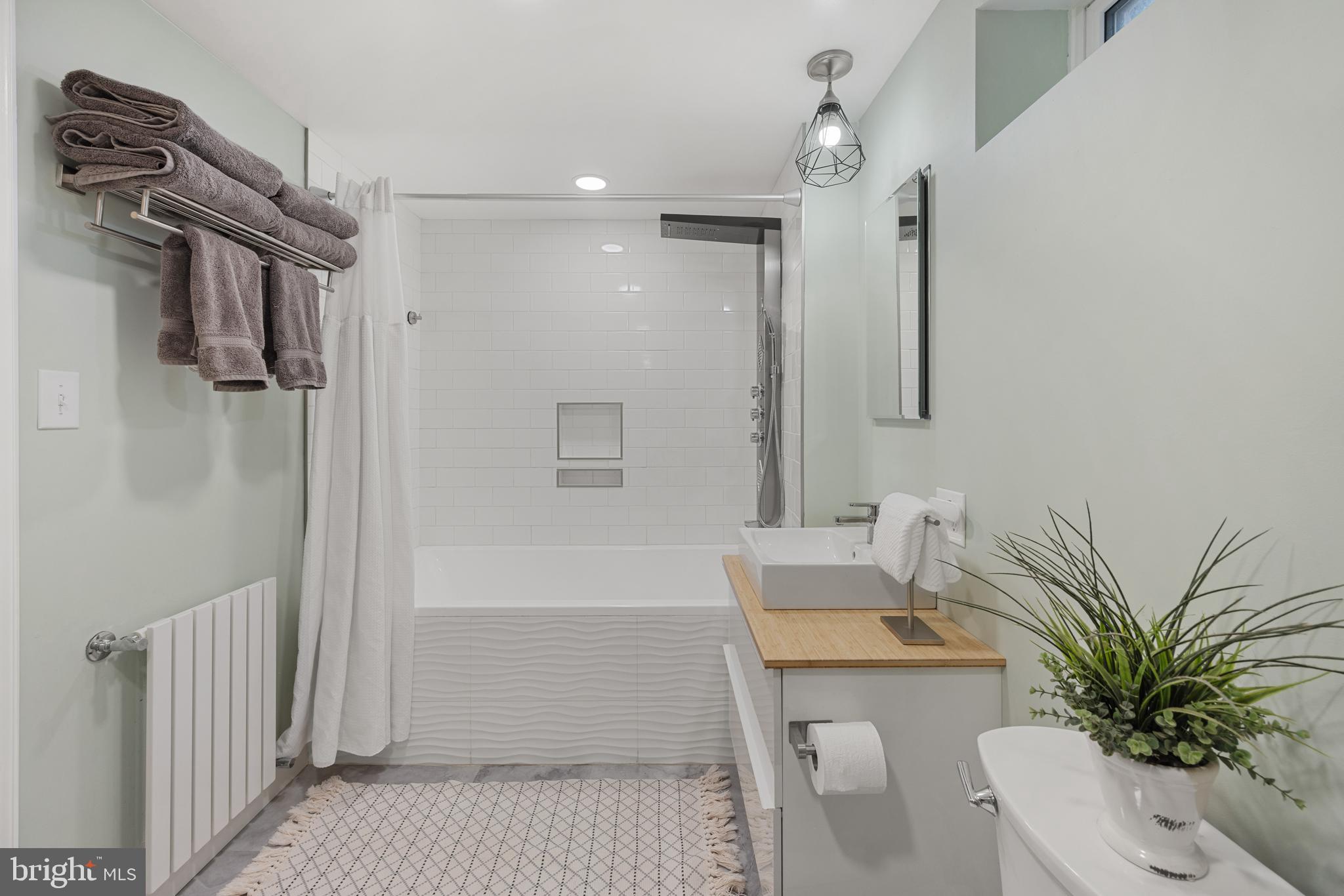 BUCKNELL MANOR - Residential