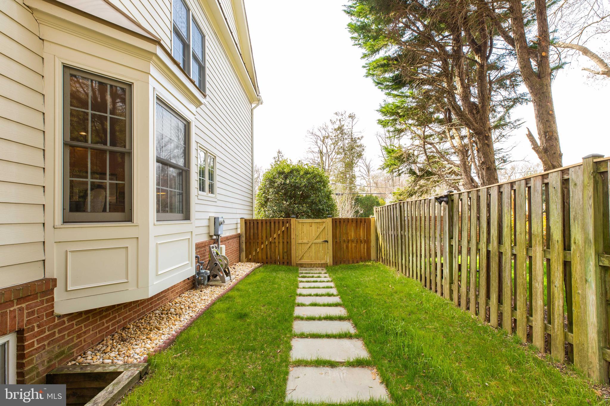 CHESTERBROOK WOODS - Residential