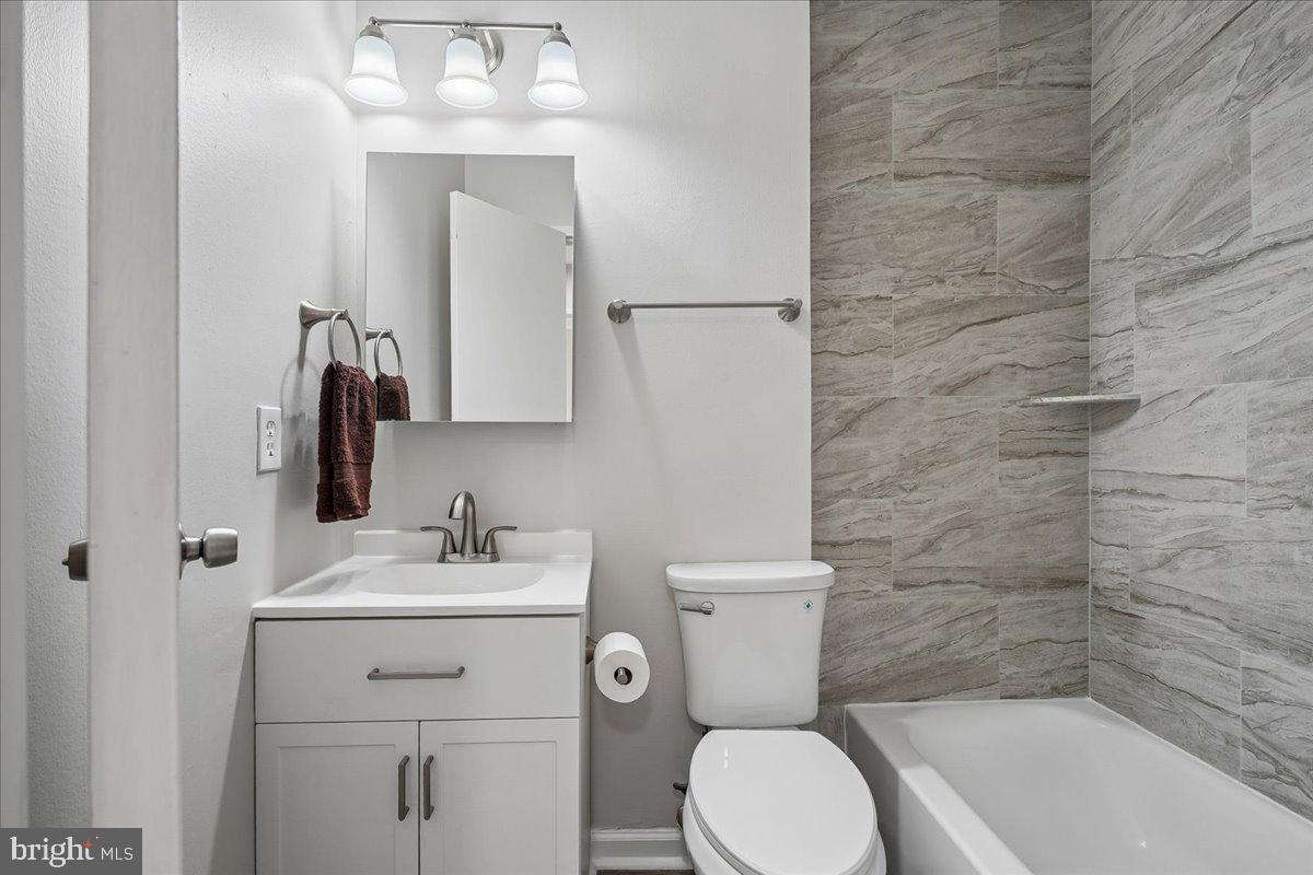 TERRACE TOWNE HOMES OF GUNSTON - Residential