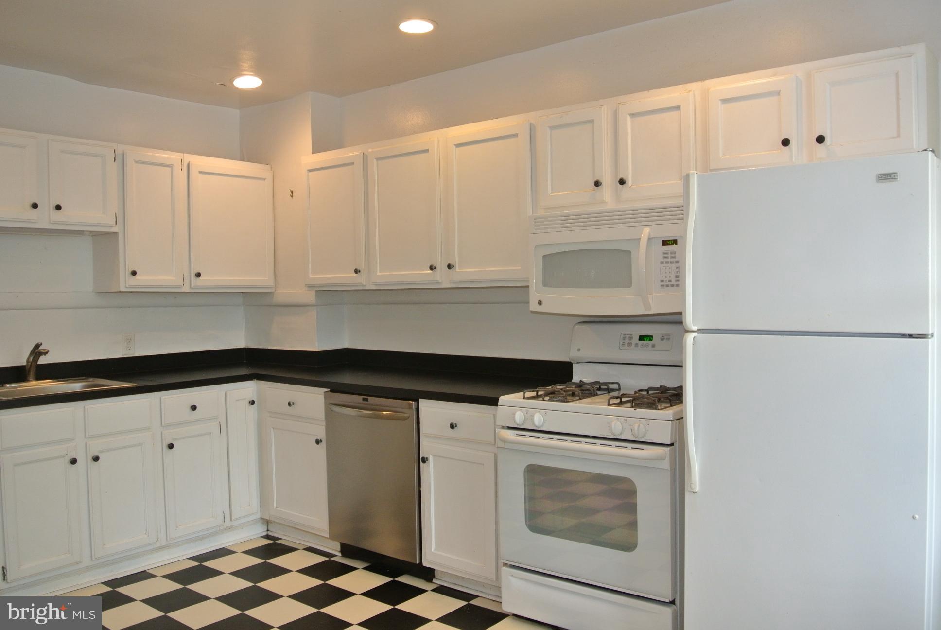 HAMPDEN HISTORIC DISTRICT - Residential Lease