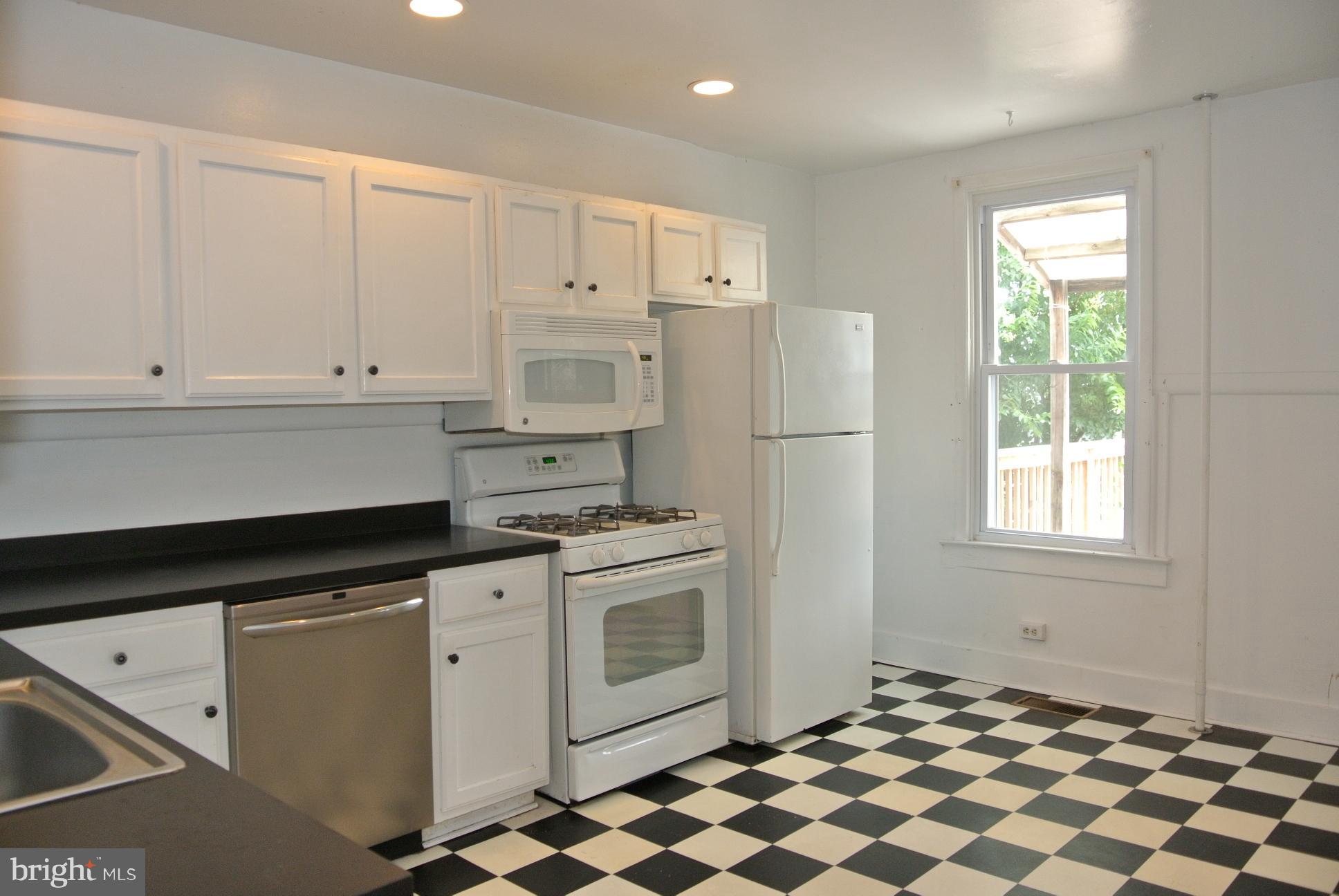 HAMPDEN HISTORIC DISTRICT - Residential Lease