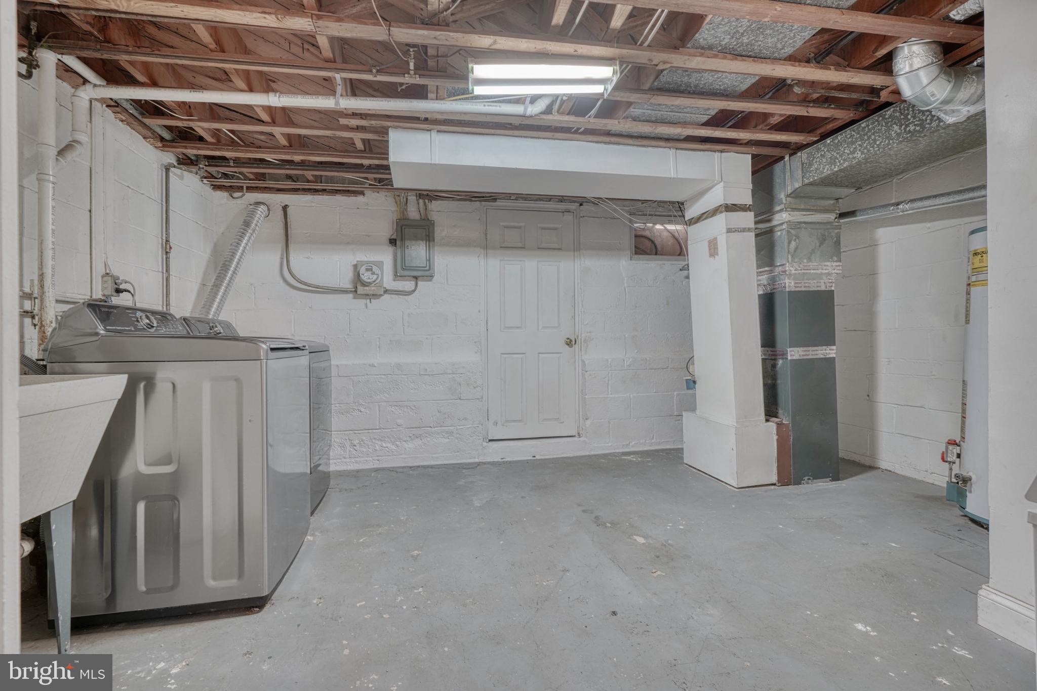 MERRITT HOMES - Residential