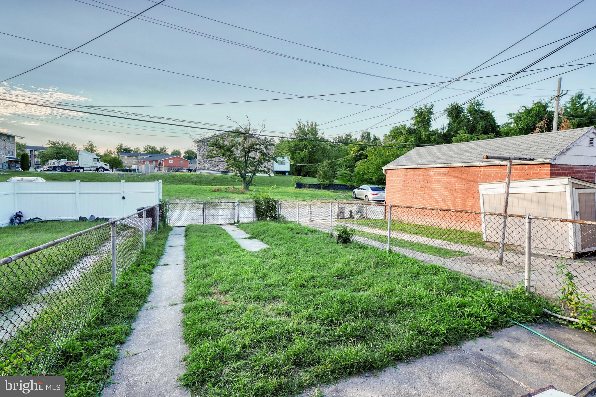 MERRITT HOMES - Residential