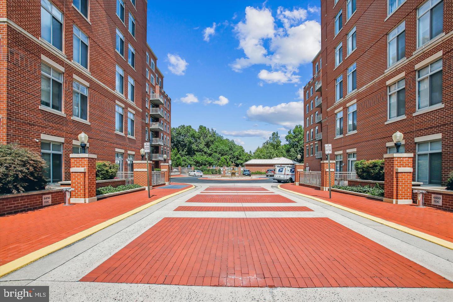 4480 MARKET COMMONS DRIVE 205