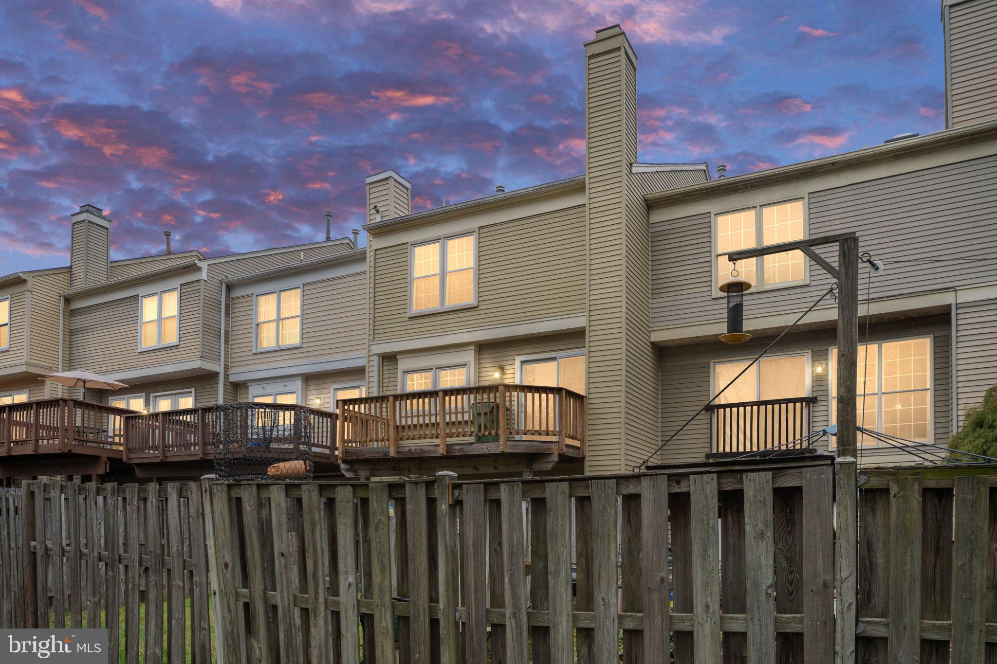ENGLAND RUN TOWNHOUSES - Residential