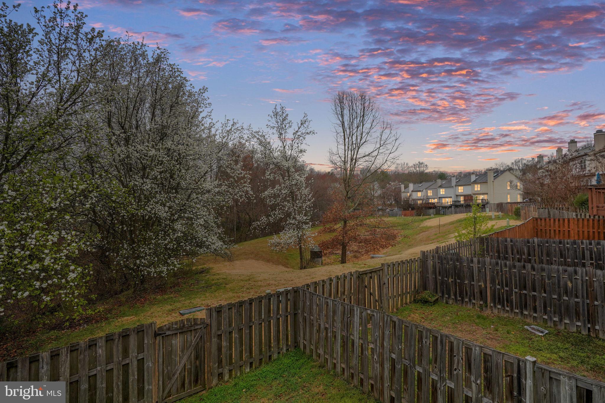 ENGLAND RUN TOWNHOUSES - Residential