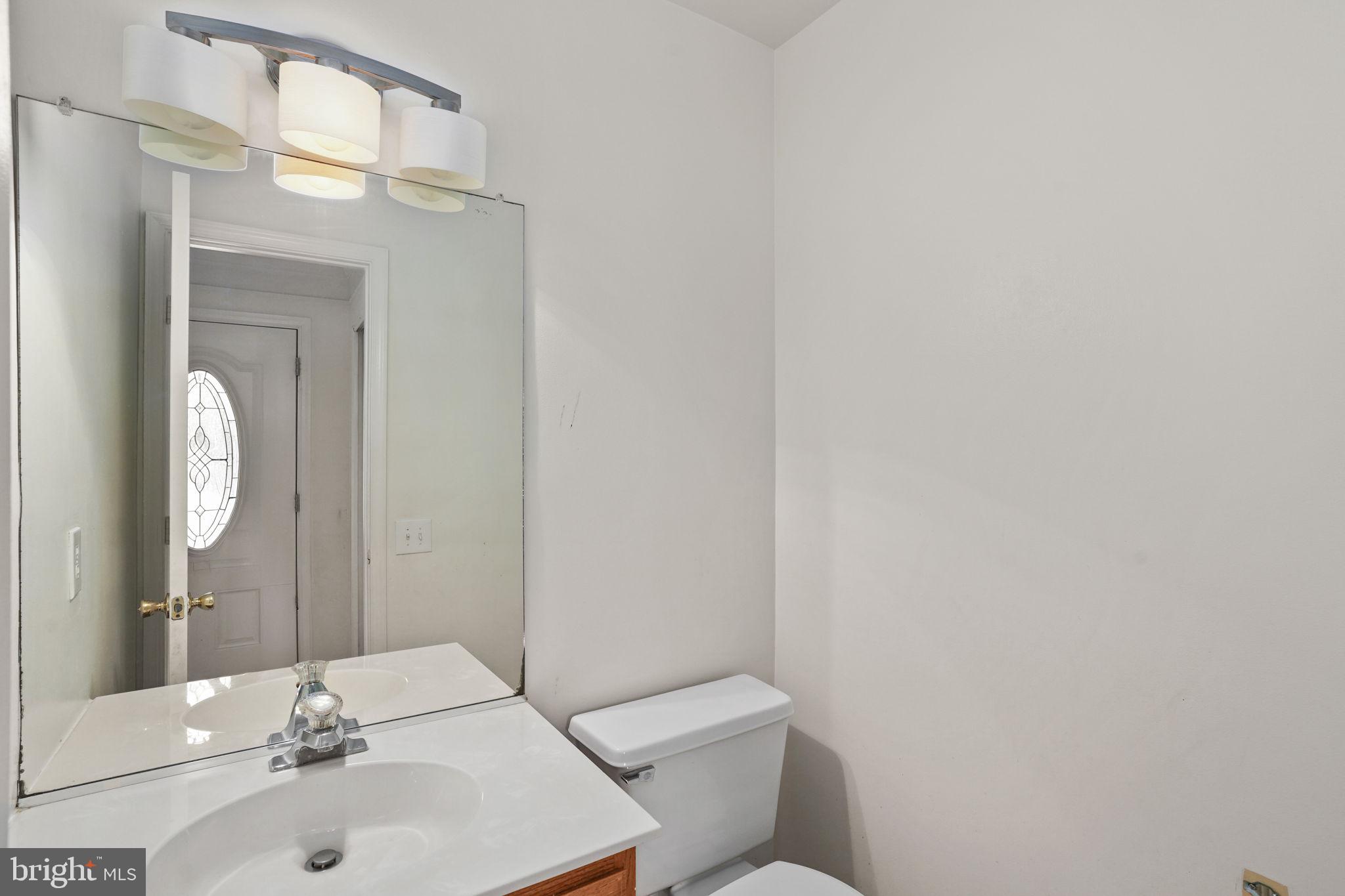 ENGLAND RUN TOWNHOUSES - Residential