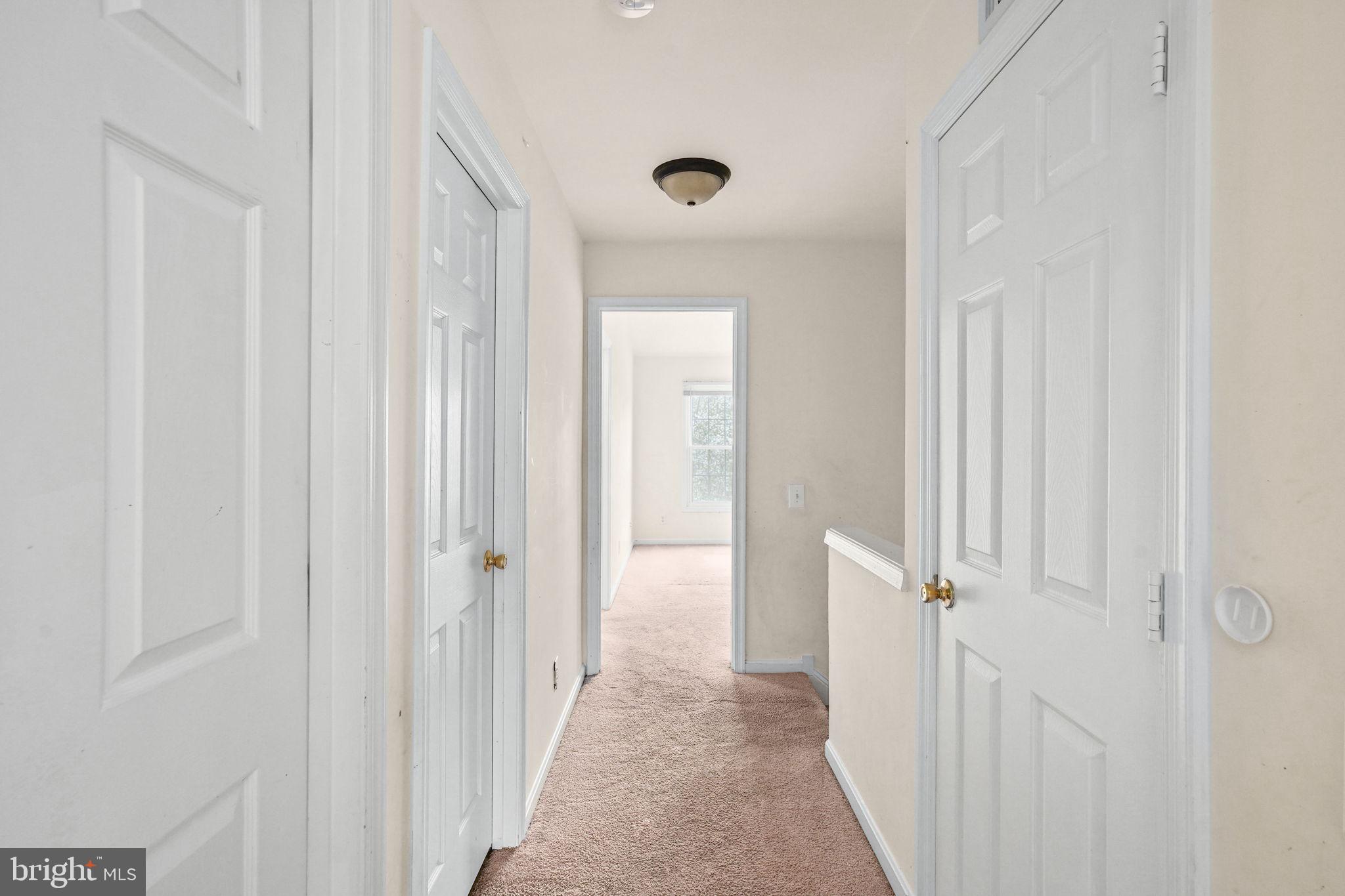 ENGLAND RUN TOWNHOUSES - Residential