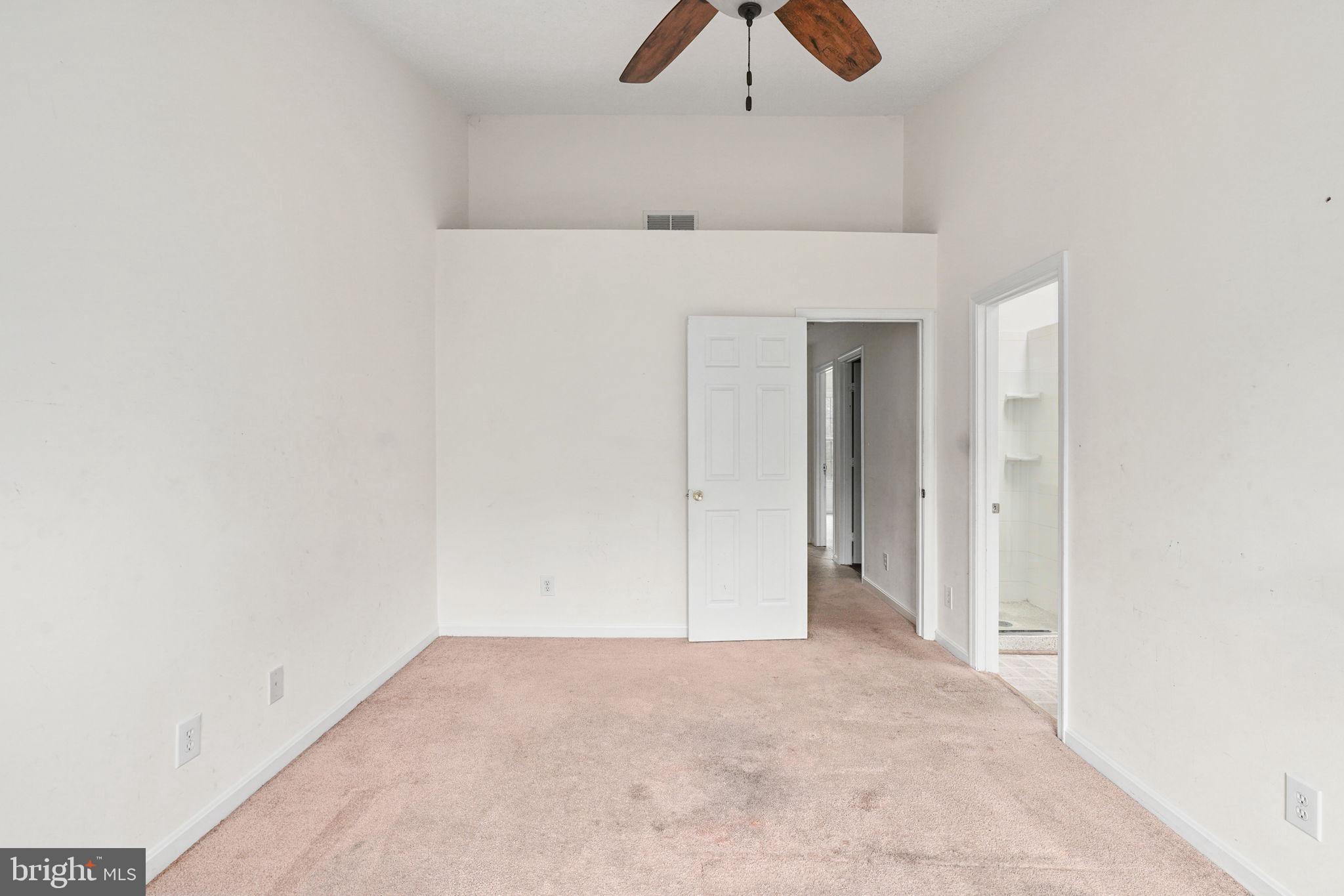 ENGLAND RUN TOWNHOUSES - Residential