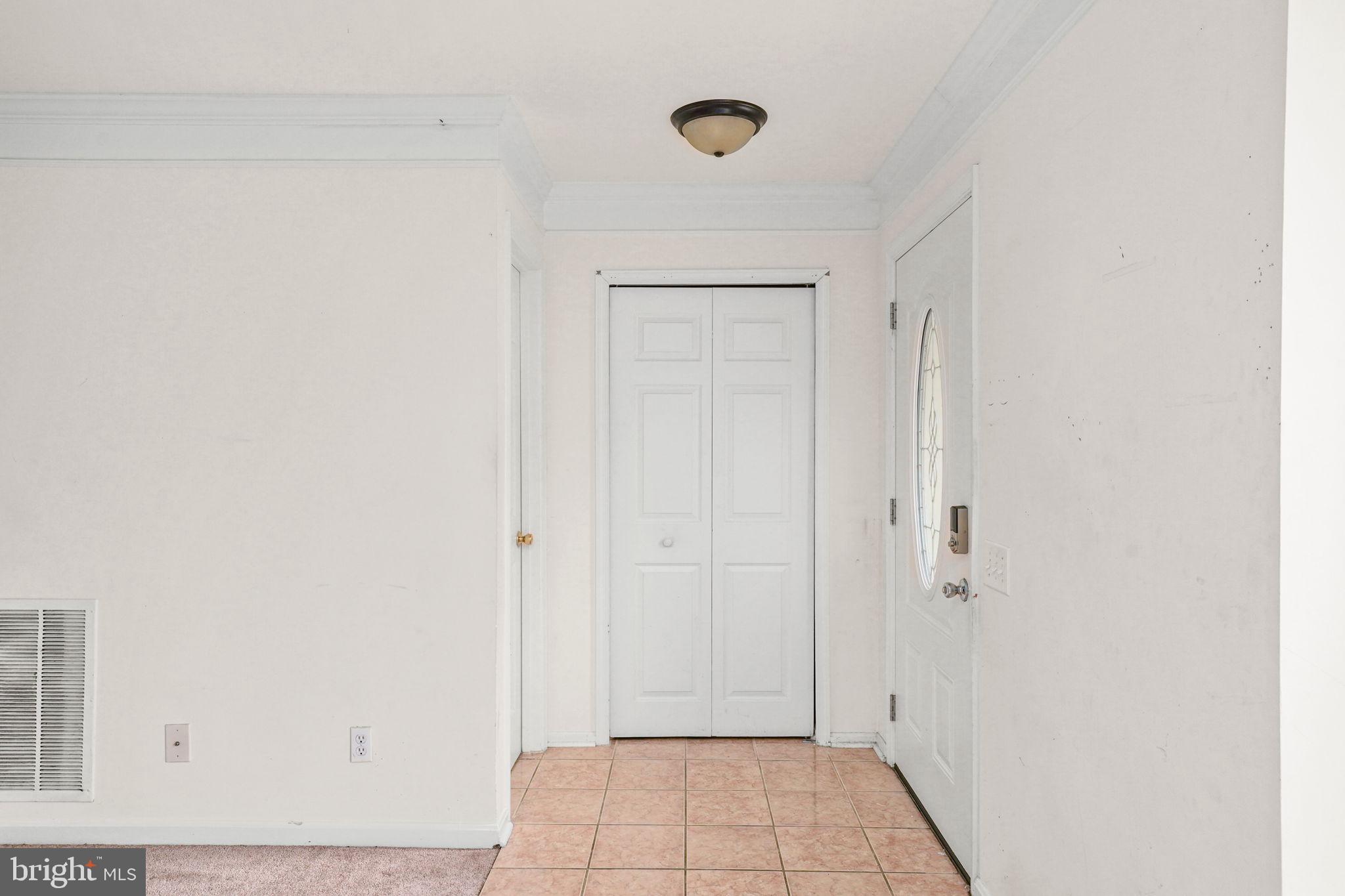 ENGLAND RUN TOWNHOUSES - Residential