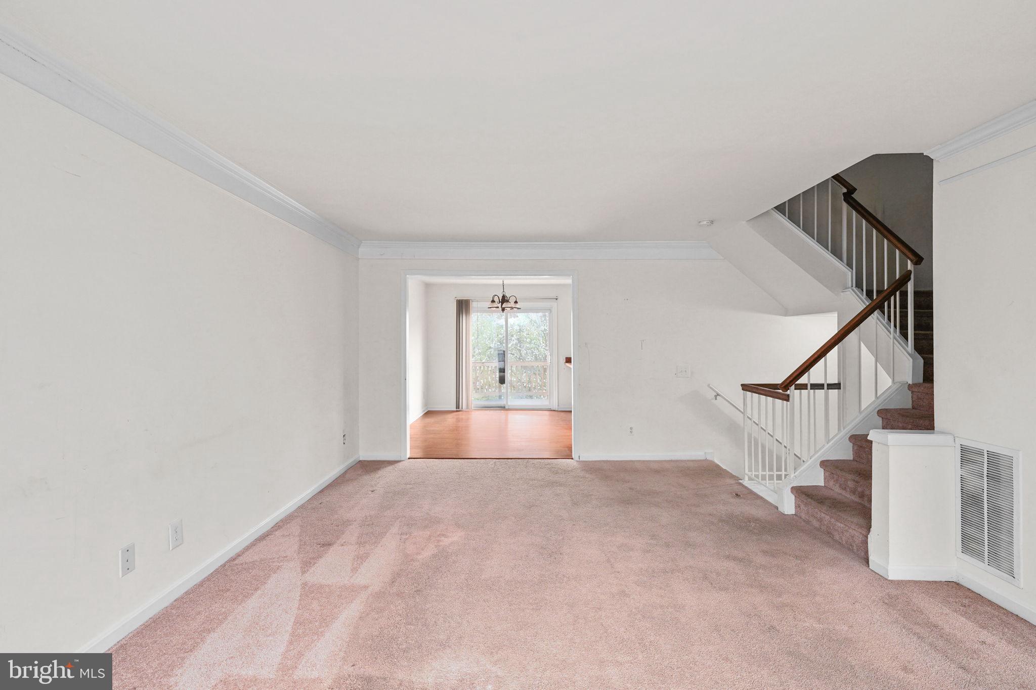 ENGLAND RUN TOWNHOUSES - Residential