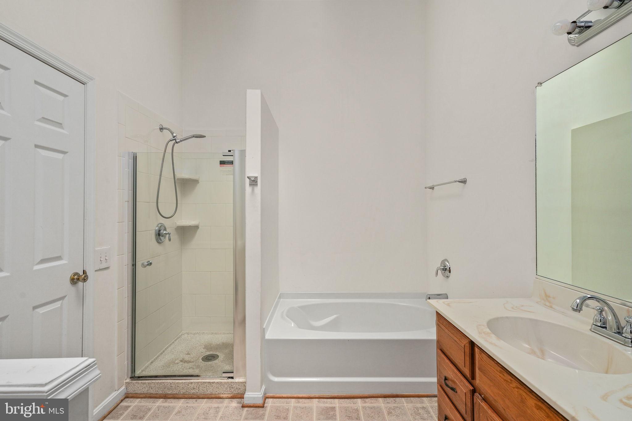 ENGLAND RUN TOWNHOUSES - Residential