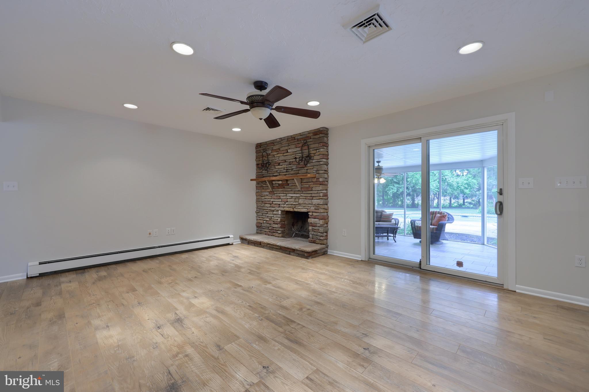 OUTDOOR COUNTRY CLUB - Residential