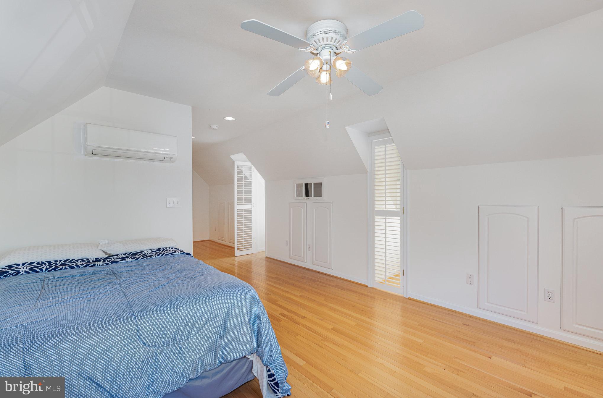 OAKINGTON MANOR - Residential