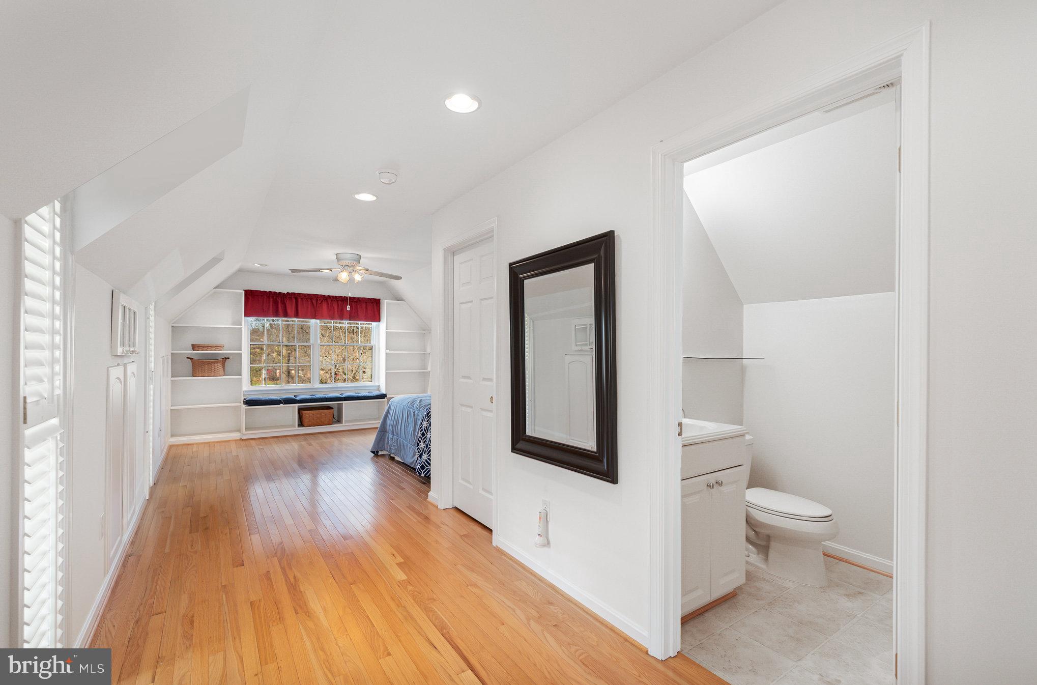 OAKINGTON MANOR - Residential