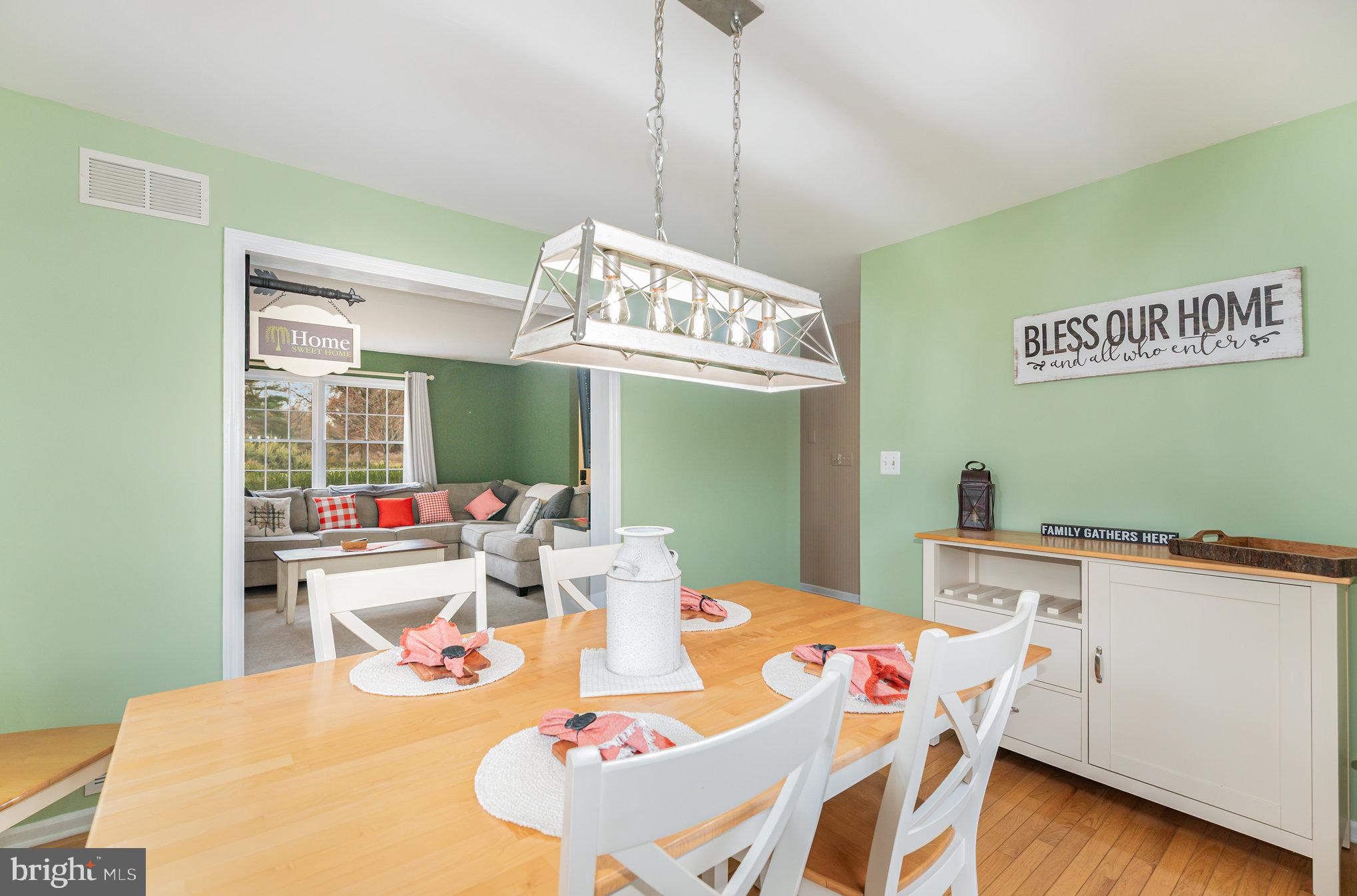 OAKINGTON MANOR - Residential