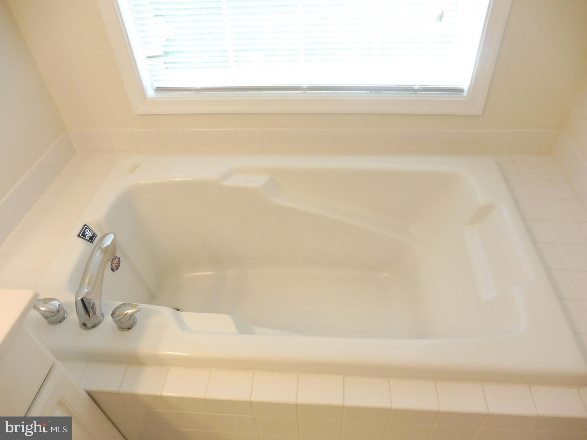 WHEATON HILLS - Residential Lease