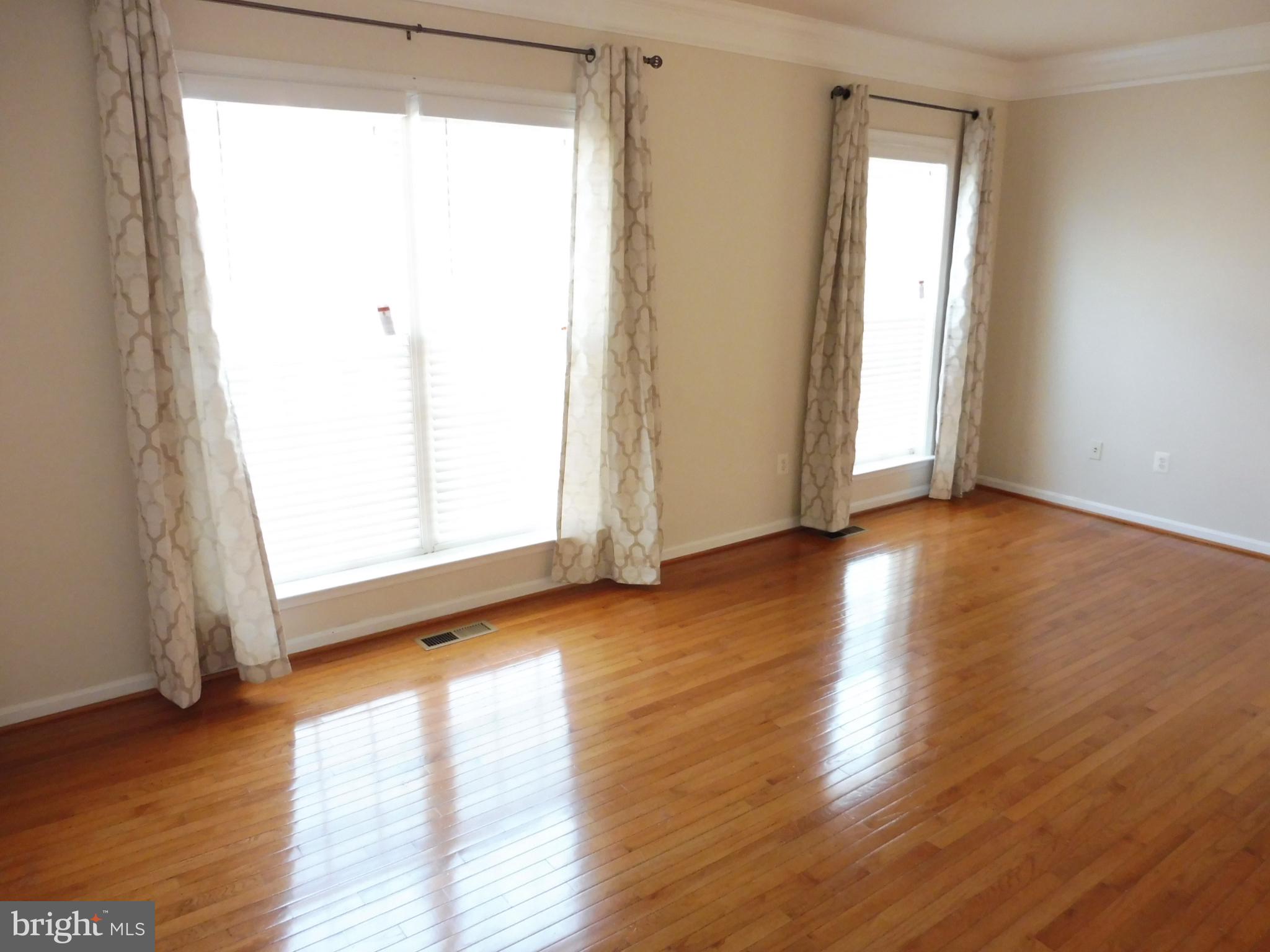 WHEATON HILLS - Residential Lease