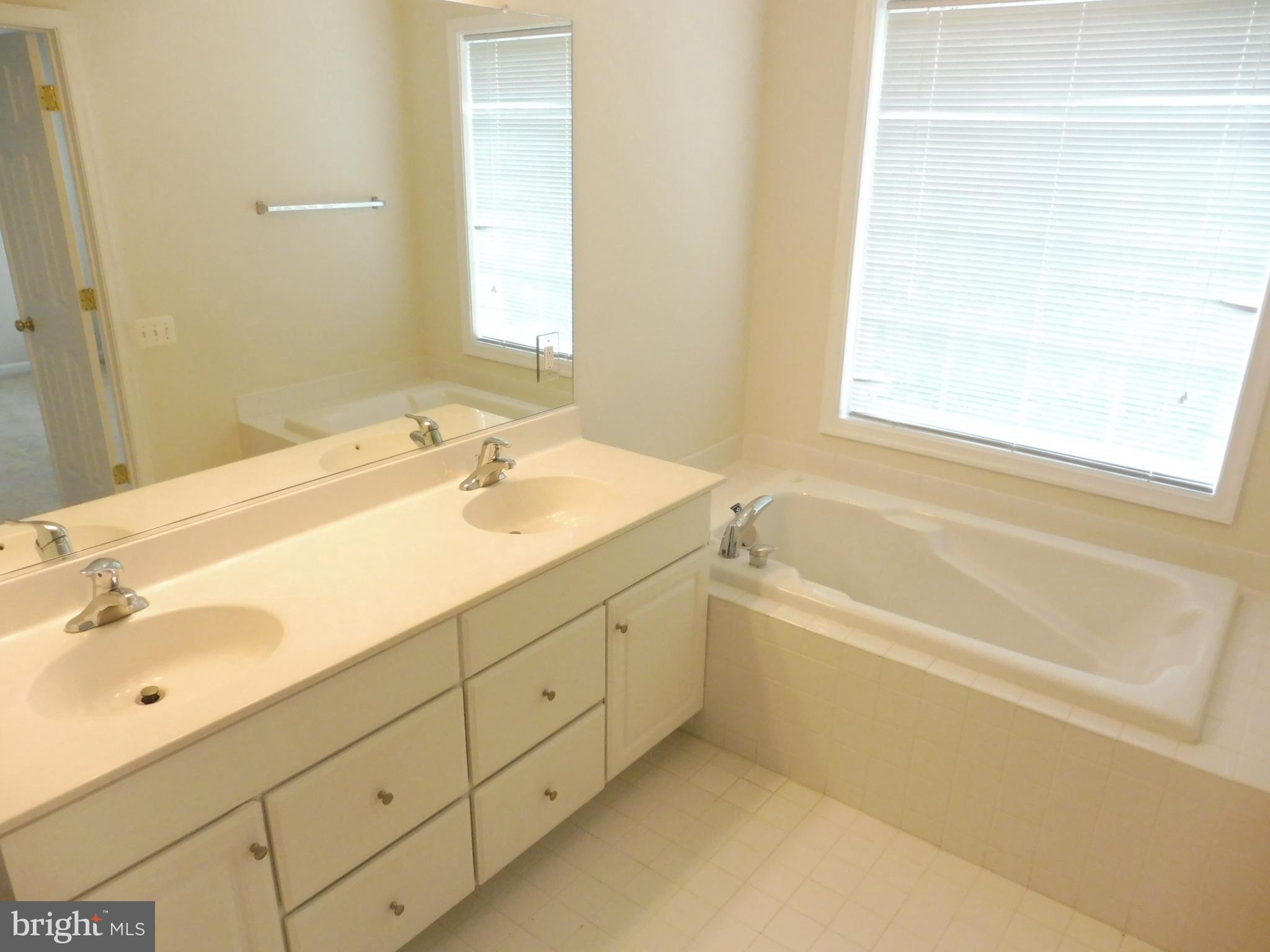 WHEATON HILLS - Residential Lease