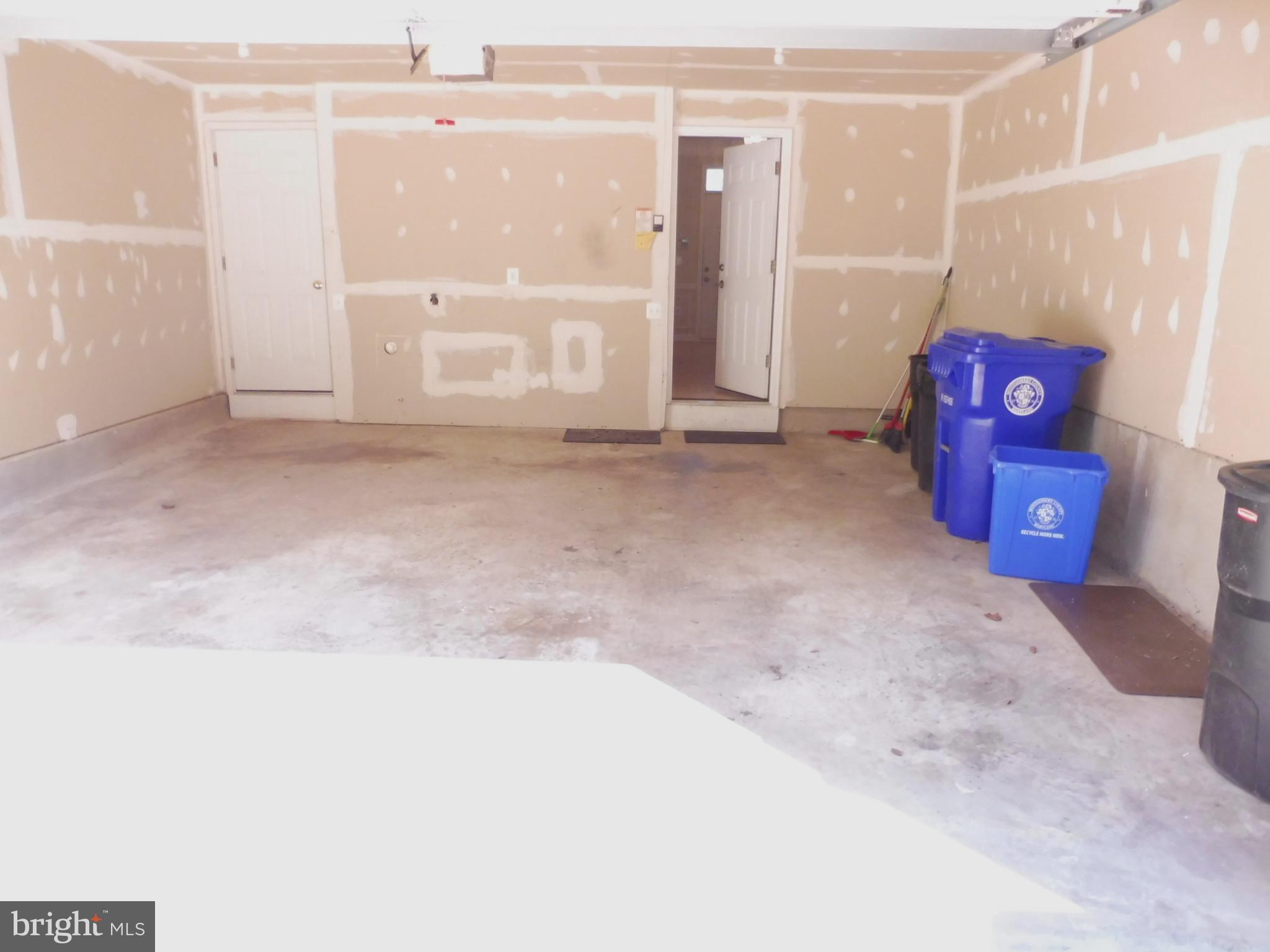 WHEATON HILLS - Residential Lease