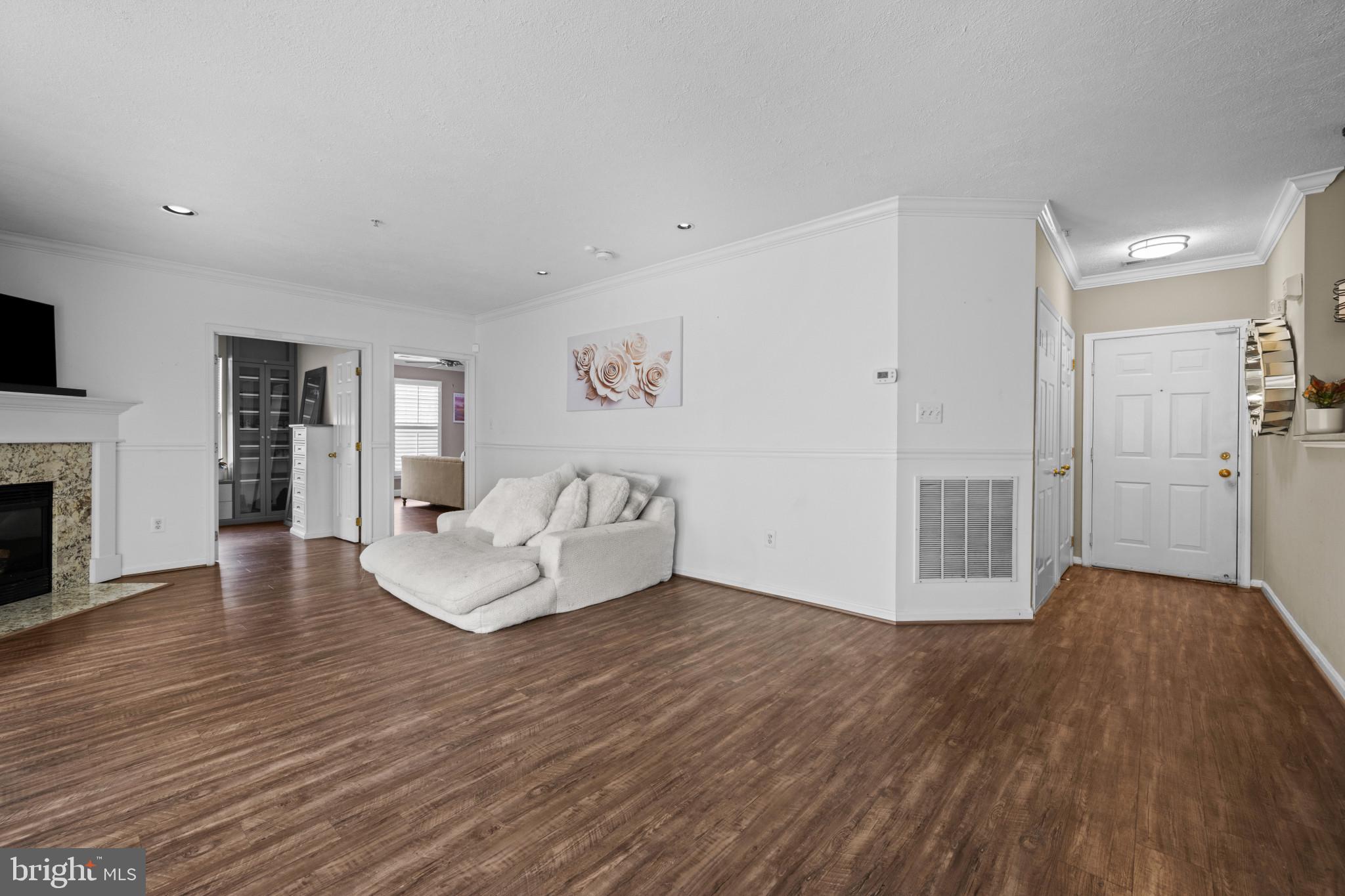 HOLLINGTON - Residential