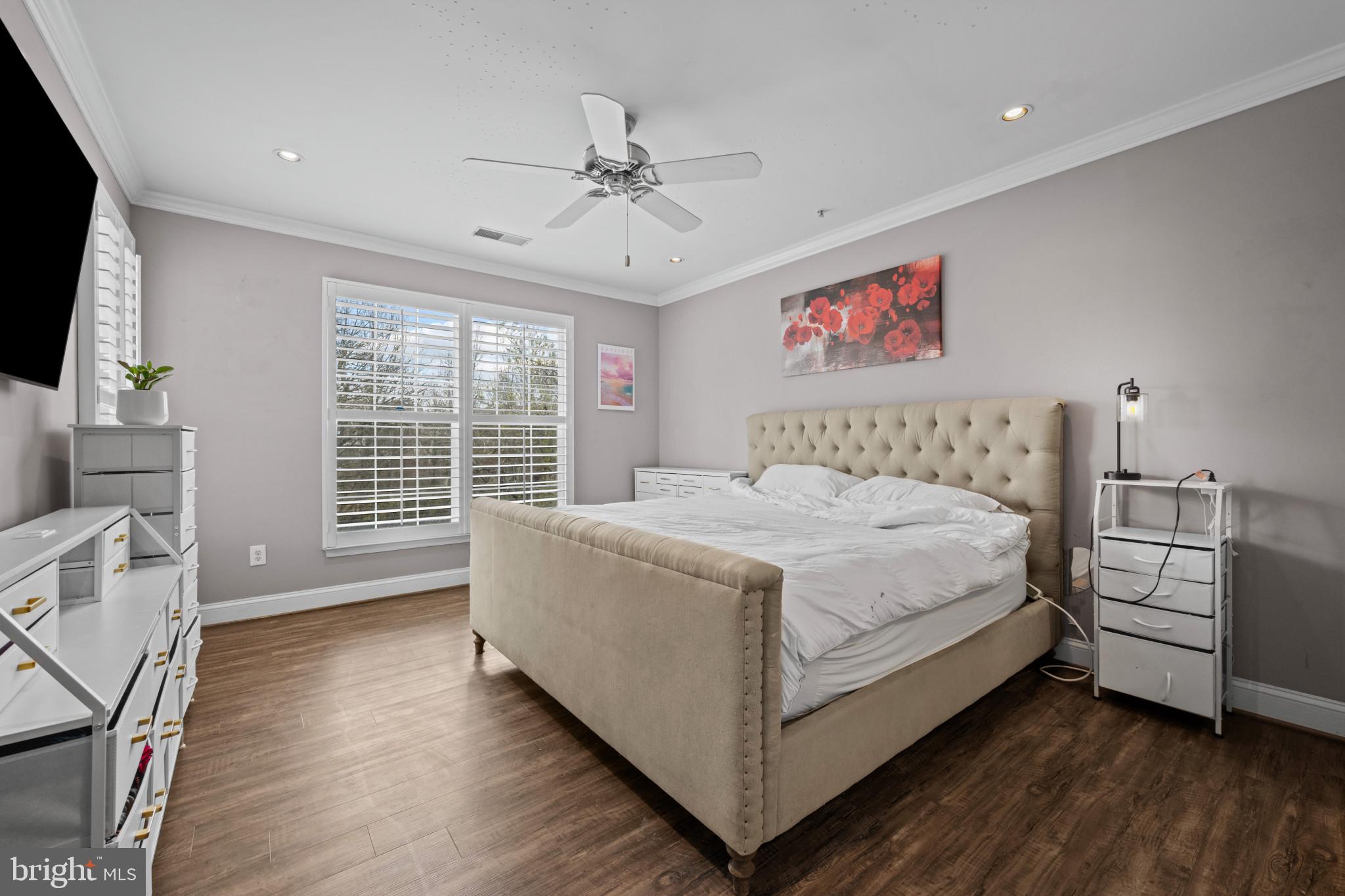 HOLLINGTON - Residential