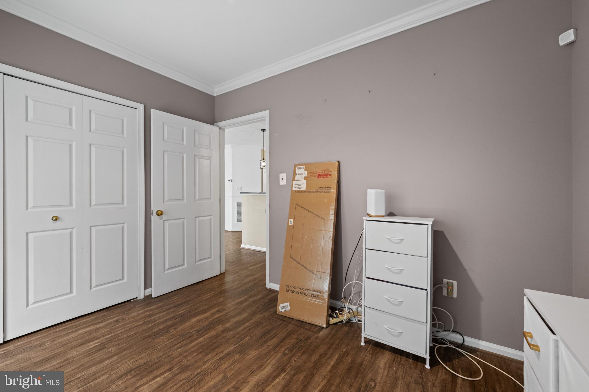 HOLLINGTON - Residential