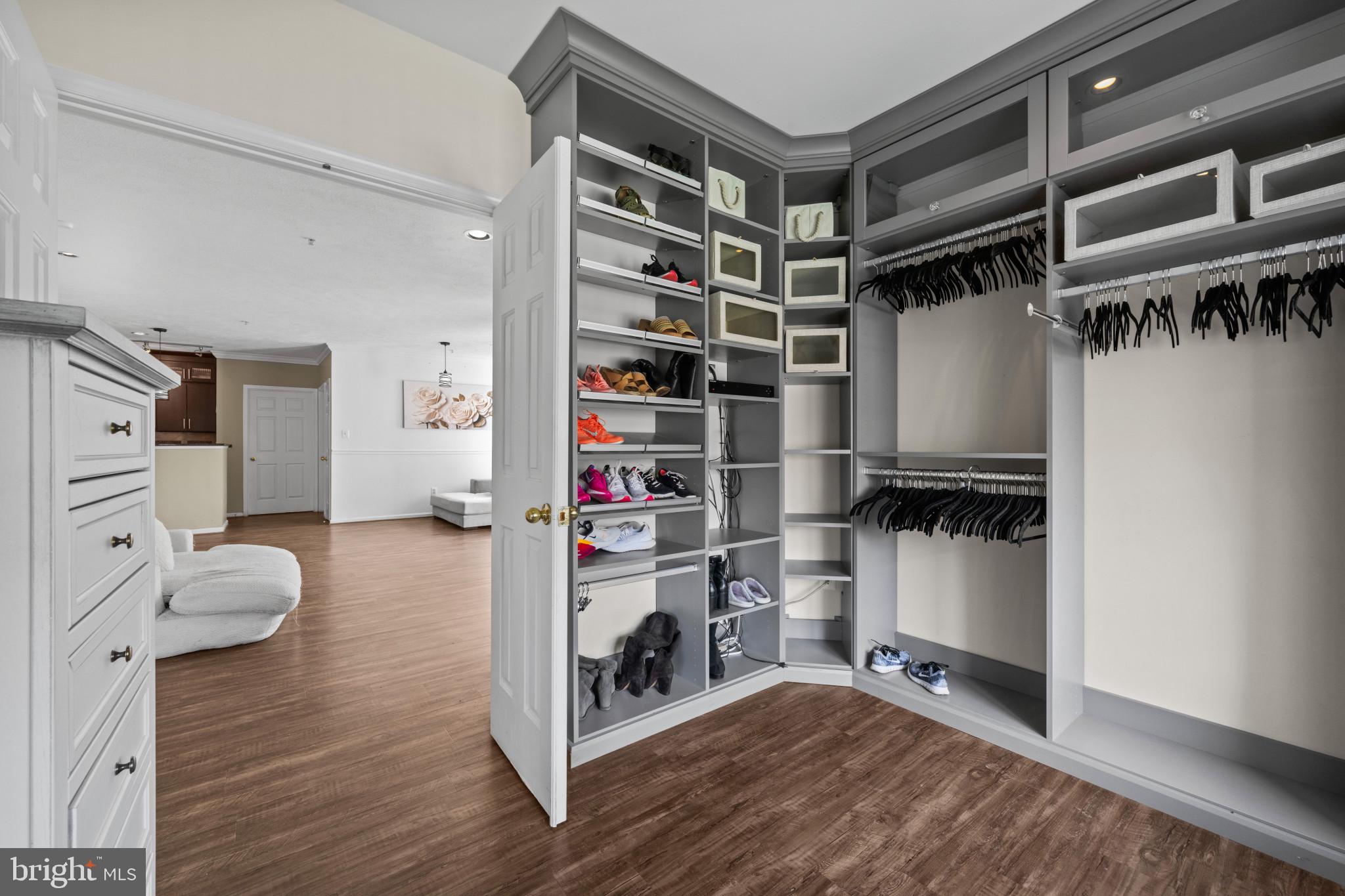 HOLLINGTON - Residential