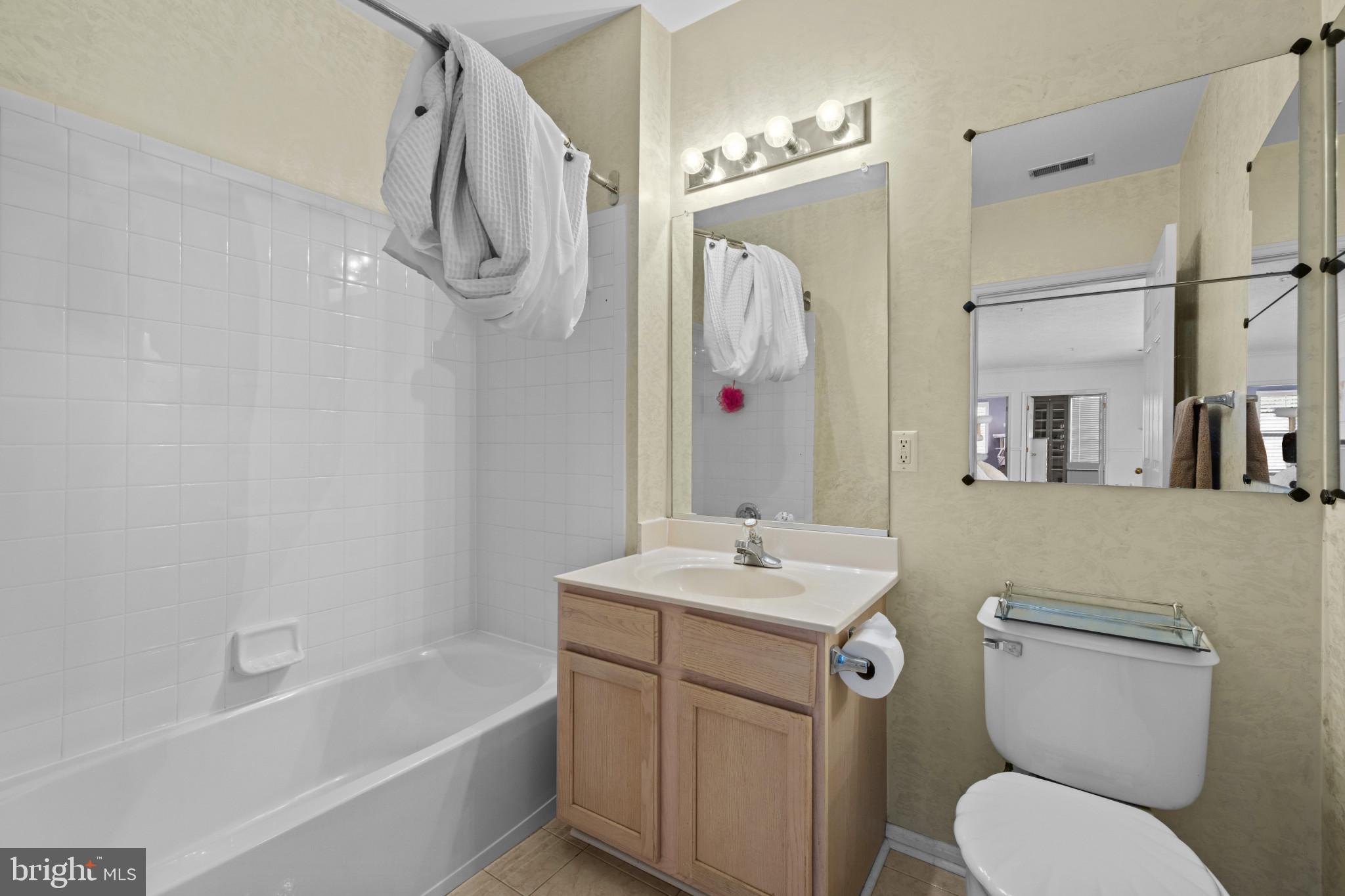 HOLLINGTON - Residential