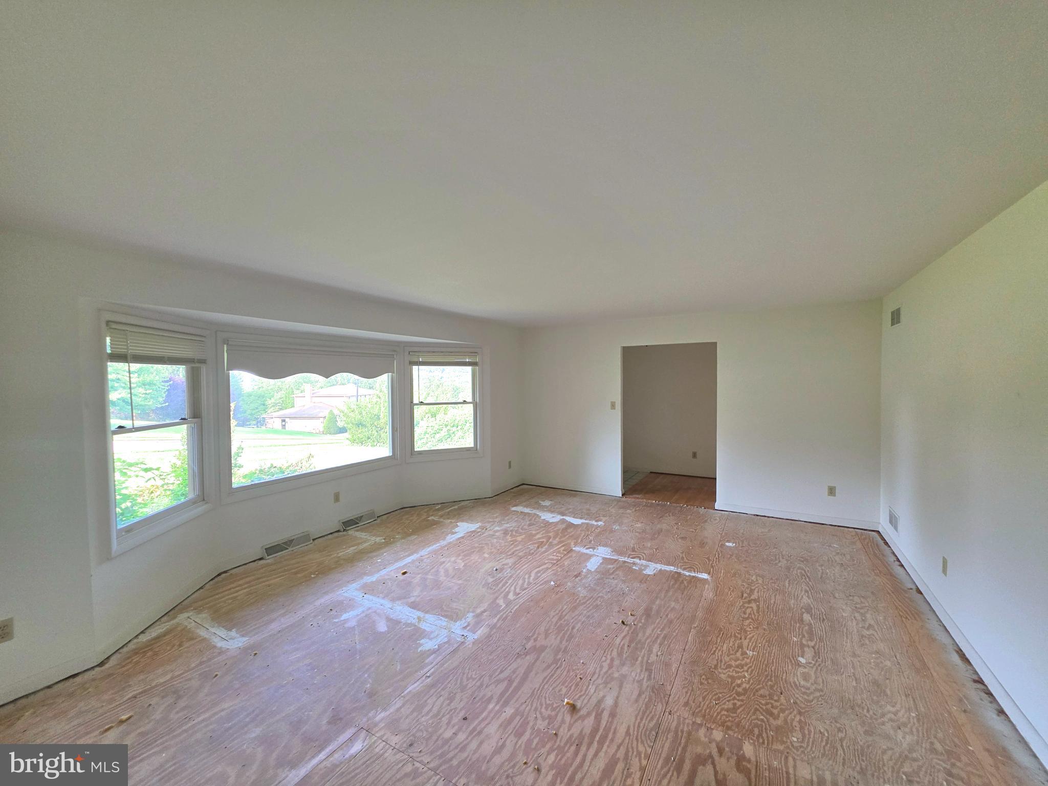 3765 COMPTON LANE